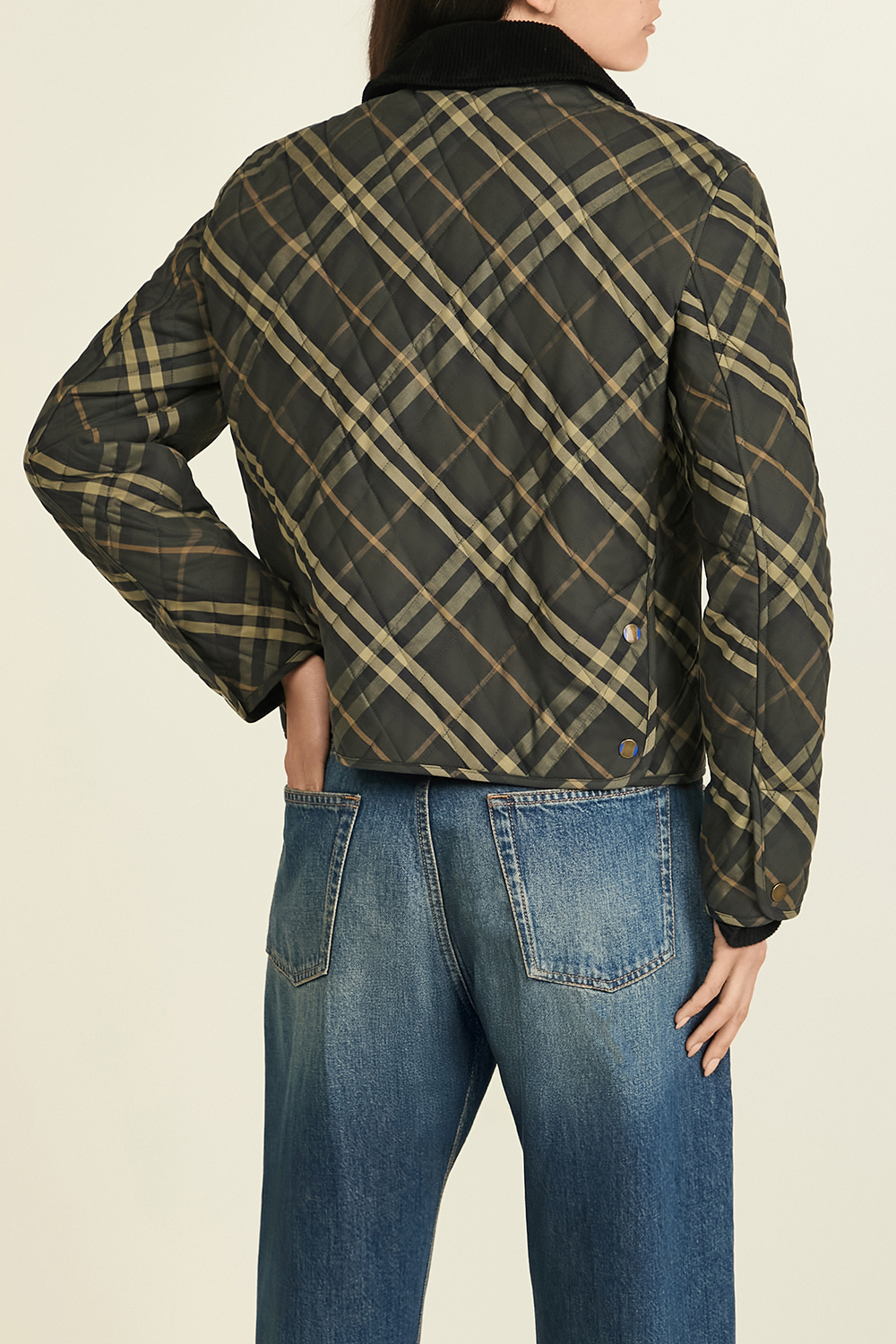 תמונת דוגמן אחורית של ז'קט קווילט