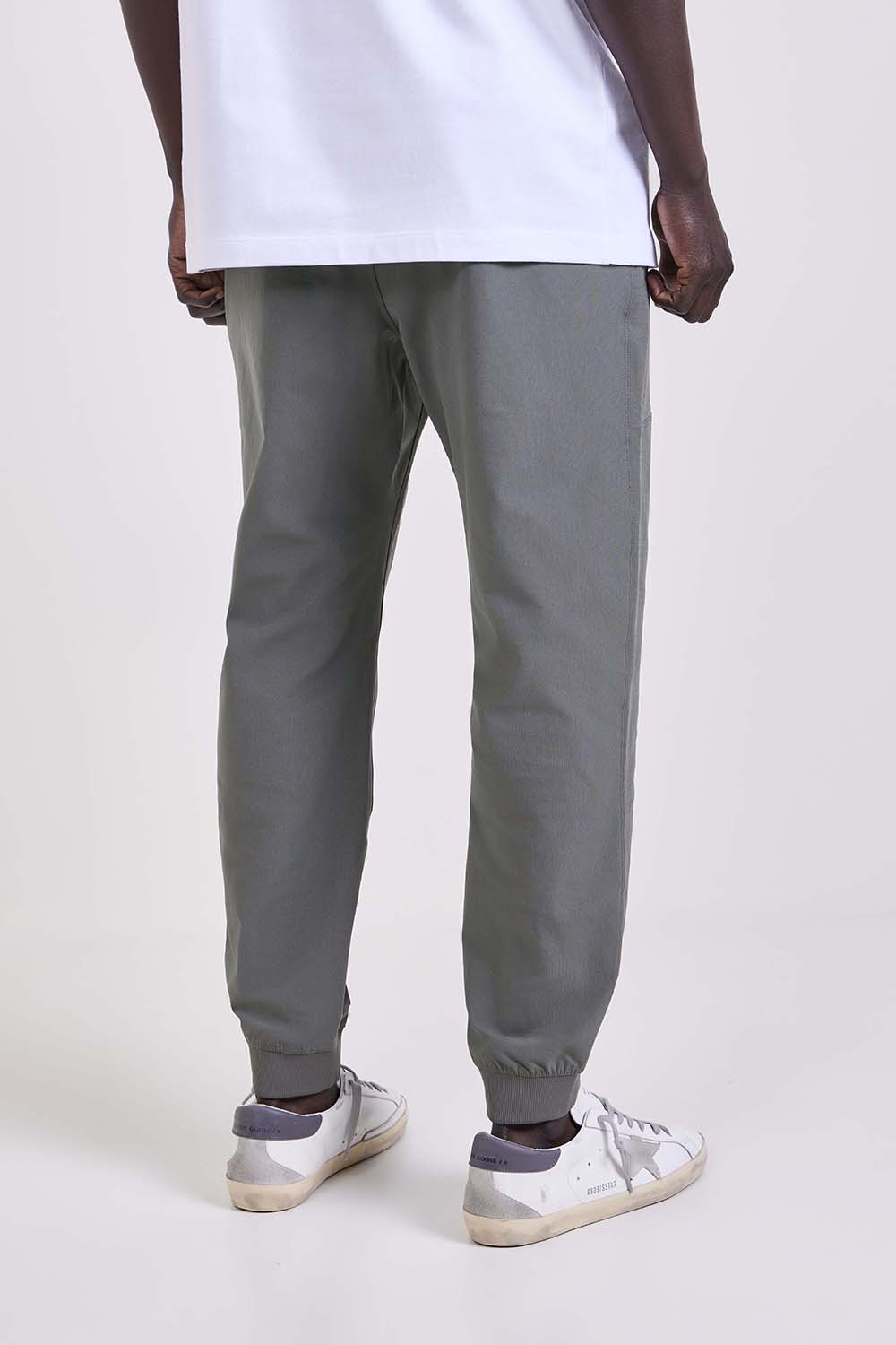 תמונת דוגמן אחורית של ABC Warpstreme Jogger Regular