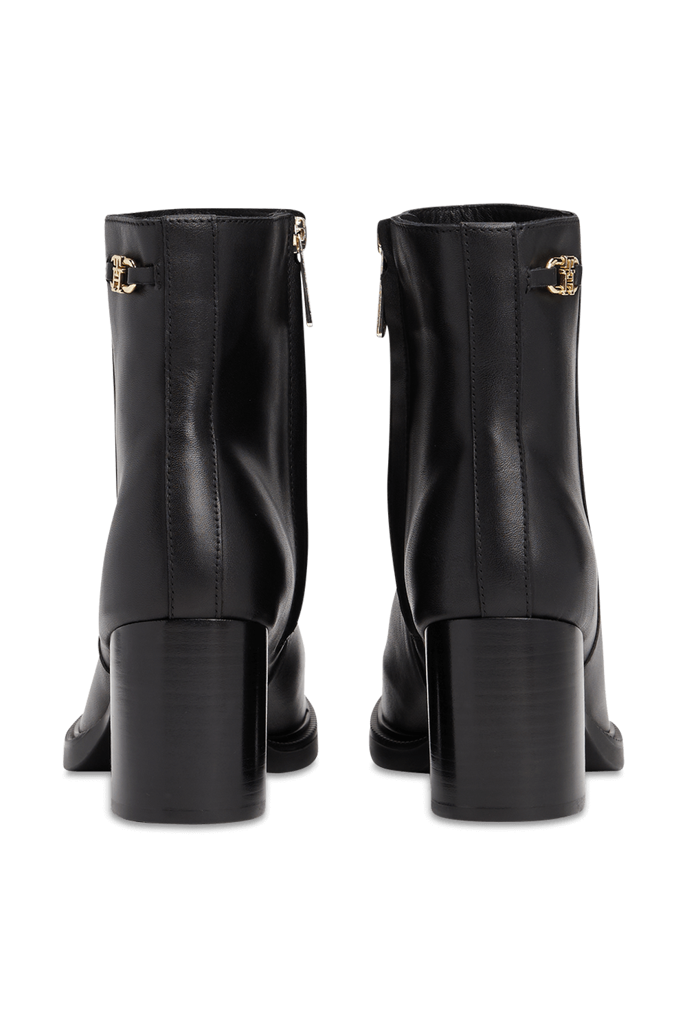 תמונת תקריב של מגפוני עקב