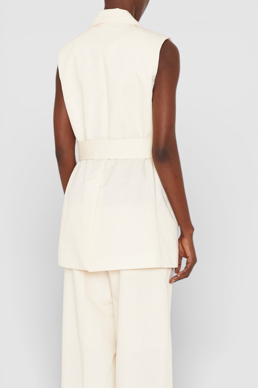 תמונת דוגמן אחורית של וסט מחוייט