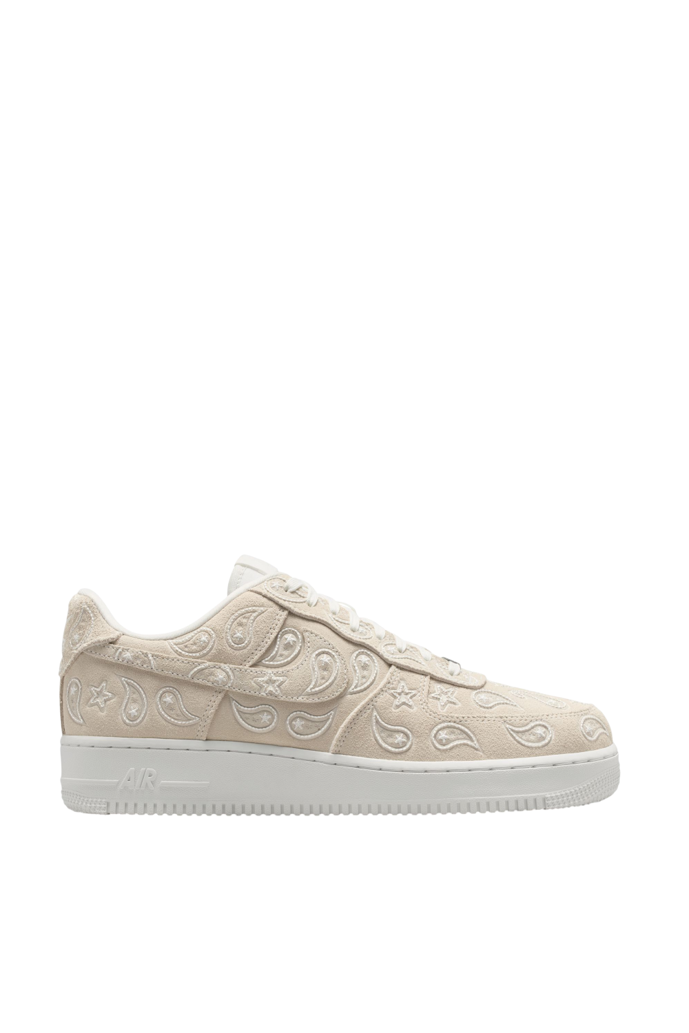 תמונה קידמית של נעלי סניקרס אייר פורס 1 07 אל־וי8