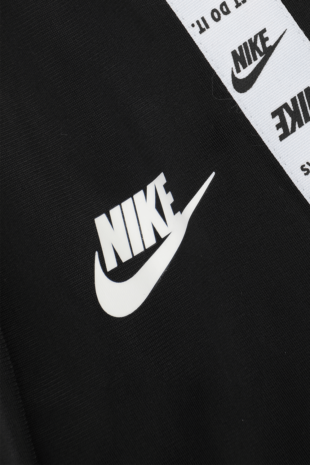 תמונת פנים של חליפת טרנינג ארוכה עם לוגו - גילאי 4-7