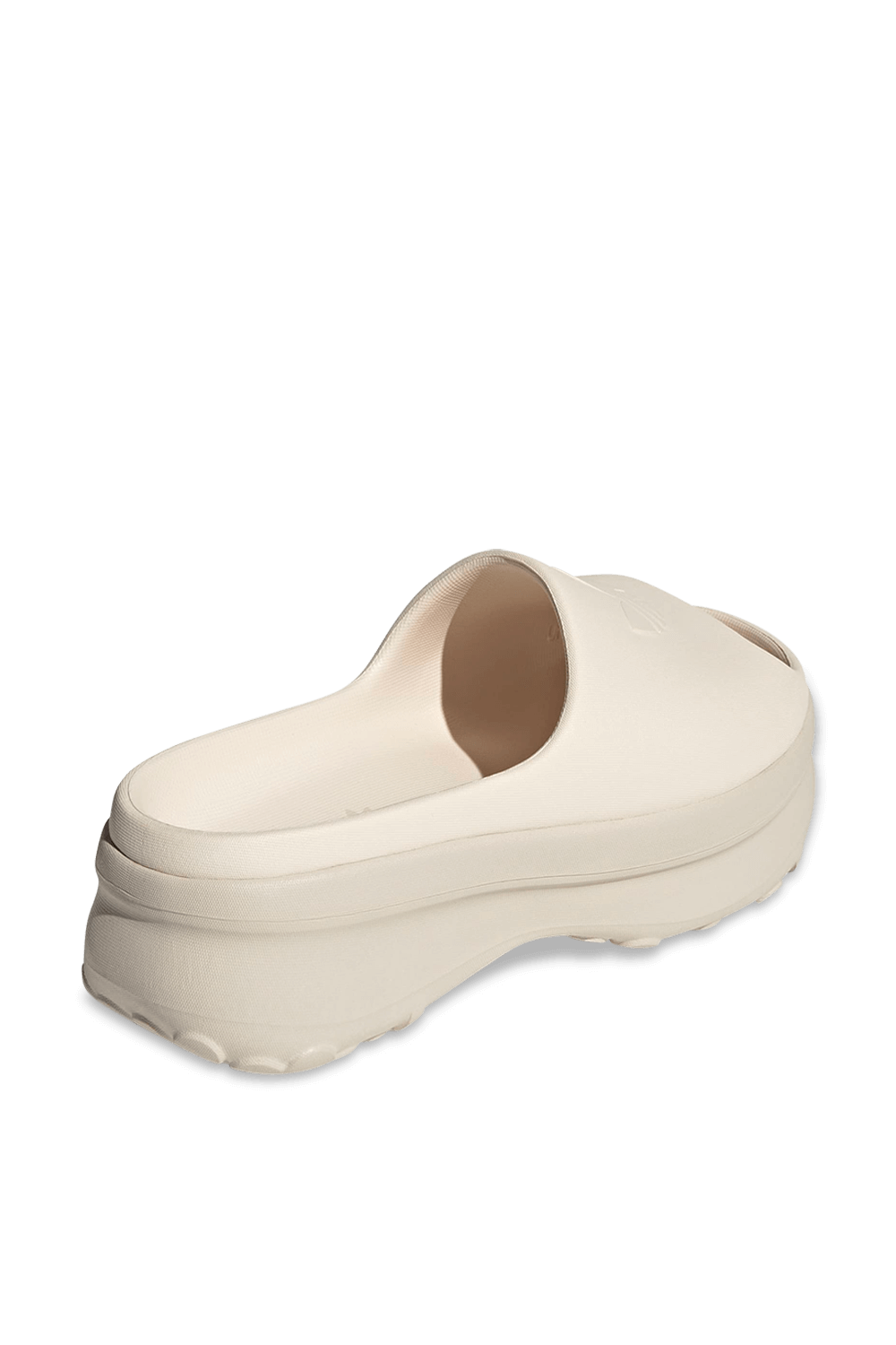 תמונת תקריב של כפכפי סלייד אדיפום סטאן