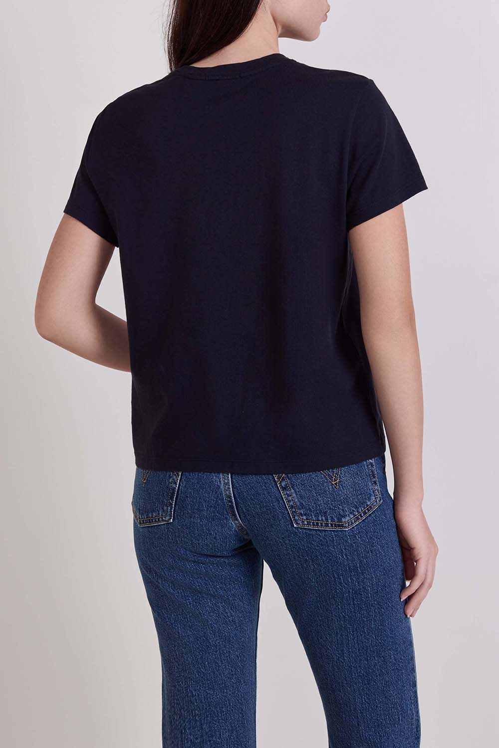 תמונת דוגמן אחורית של טי שירט