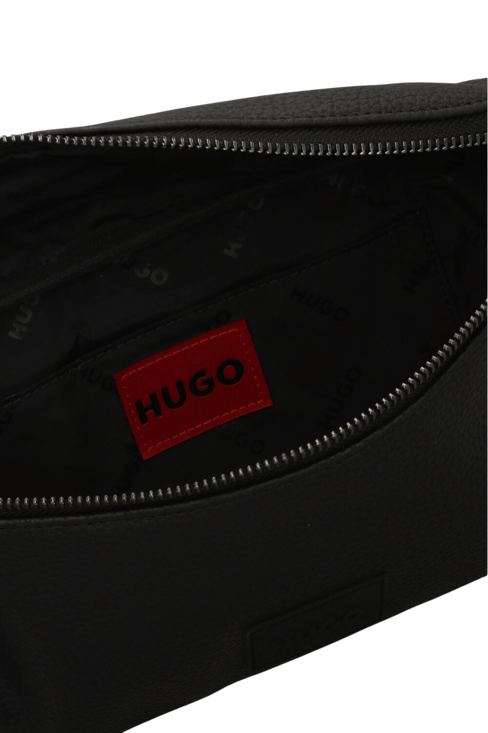 תמונת פנים של תיק פאוץ'