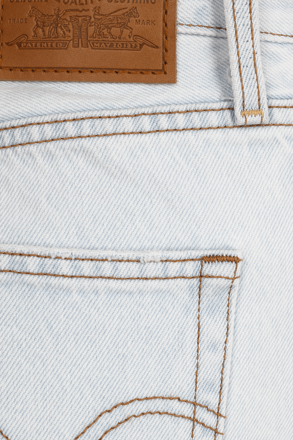 תמונה אחורית של מכנסי ג'ינס ריבקייג' קרופ בגזרה ישרה