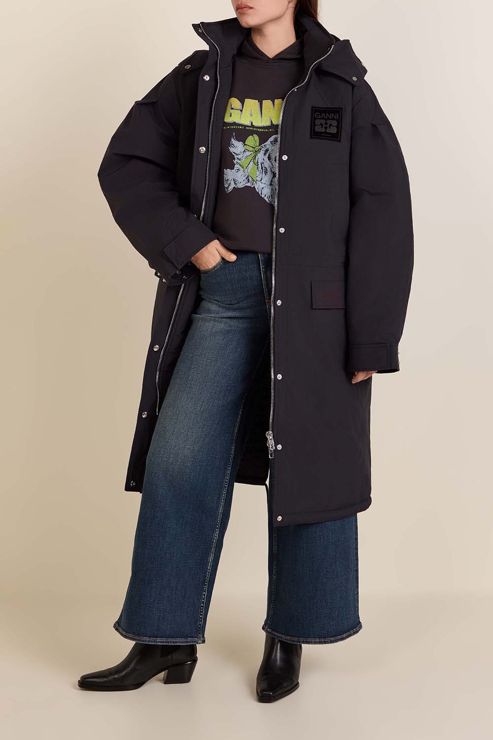 תמונת דוגמן קידמית של מעיל פרקה אוברסייז