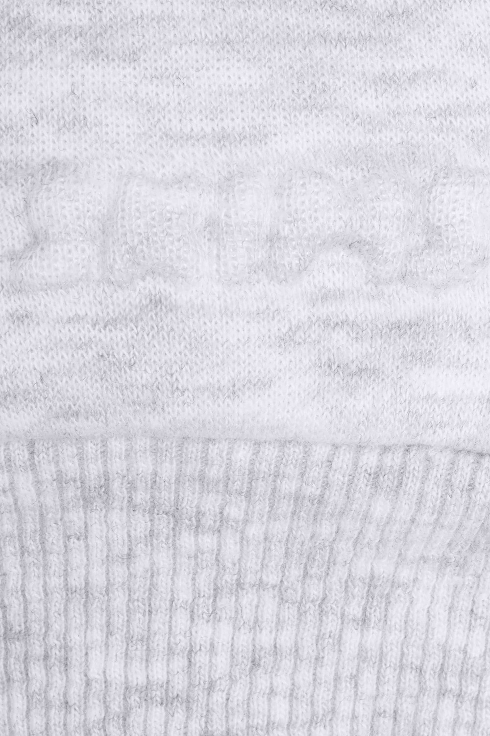 תמונת תקריב דוגמן של COTTON FLEECE CLASSIC CREW SWEATSHIRT