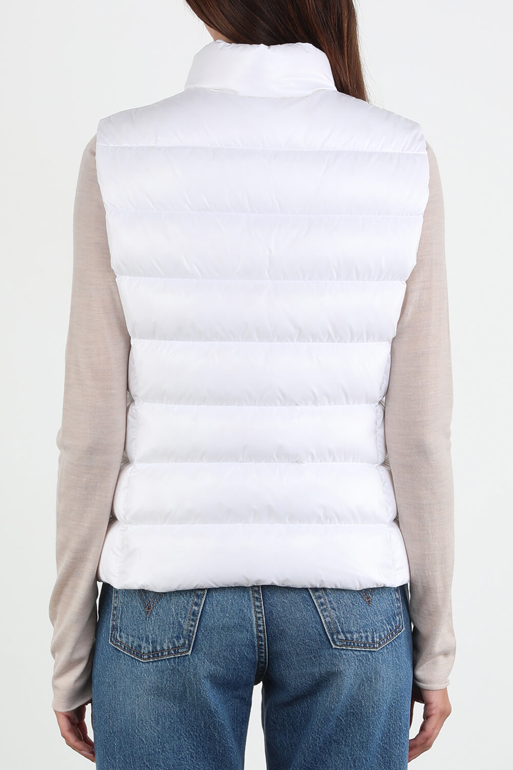 תמונת דוגמן אחורית של מעיל וסט גאני בגוון לבן