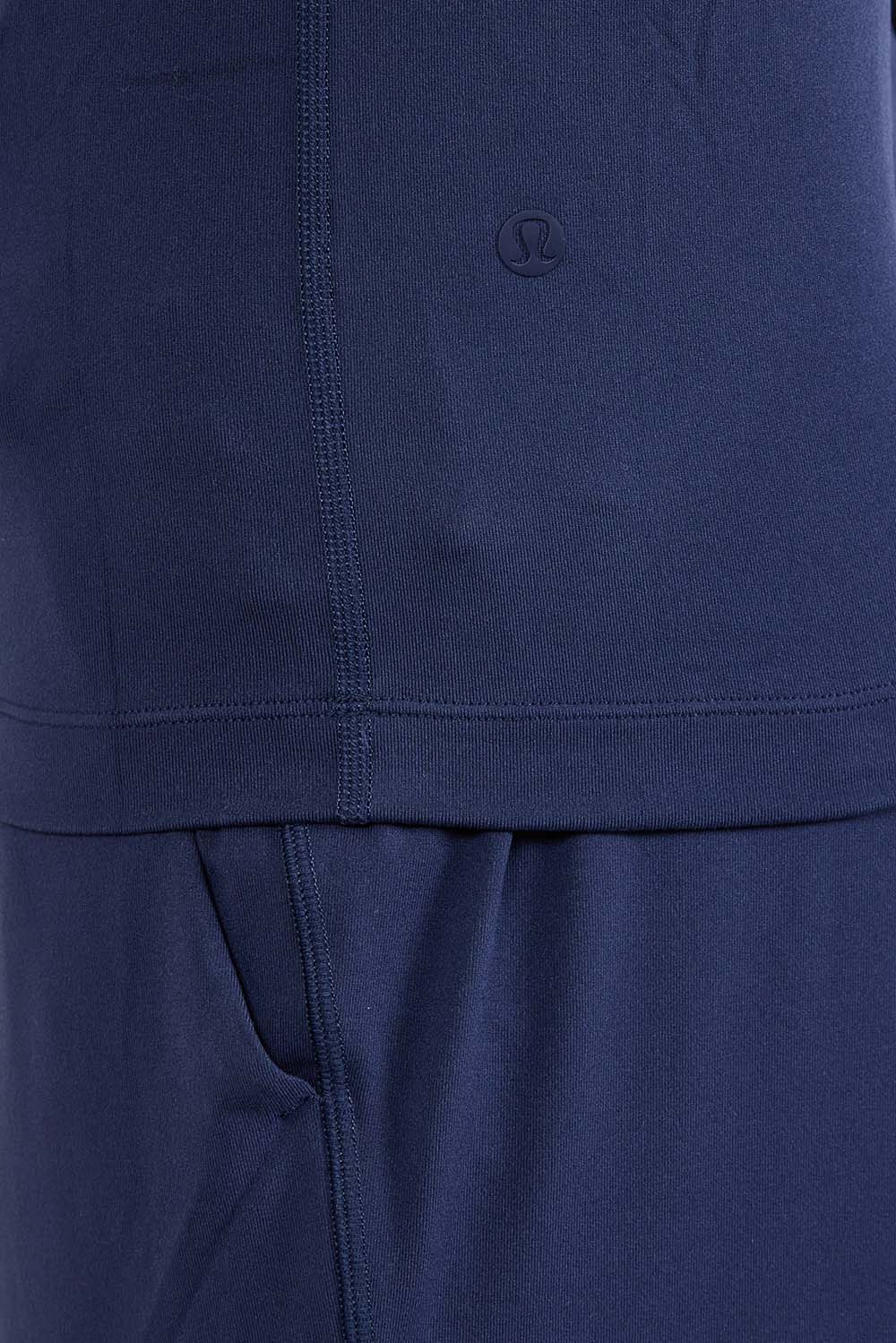 תמונת תקריב דוגמן של Soft Jersey Pullover