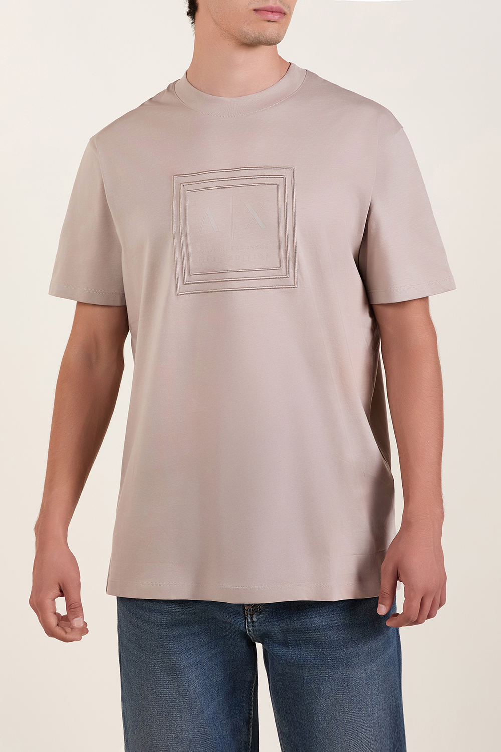 תמונת דוגמן קידמית של חולצת טי