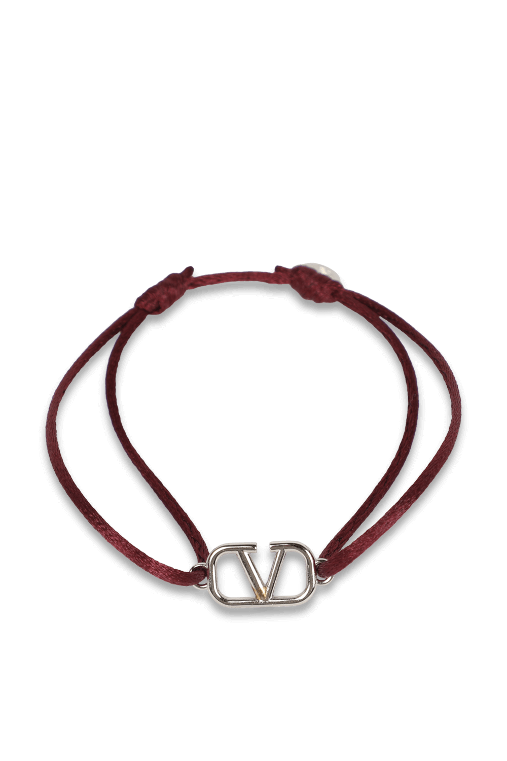 תמונה קידמית של צמיד בד בורדו עם לוגו מטאלי