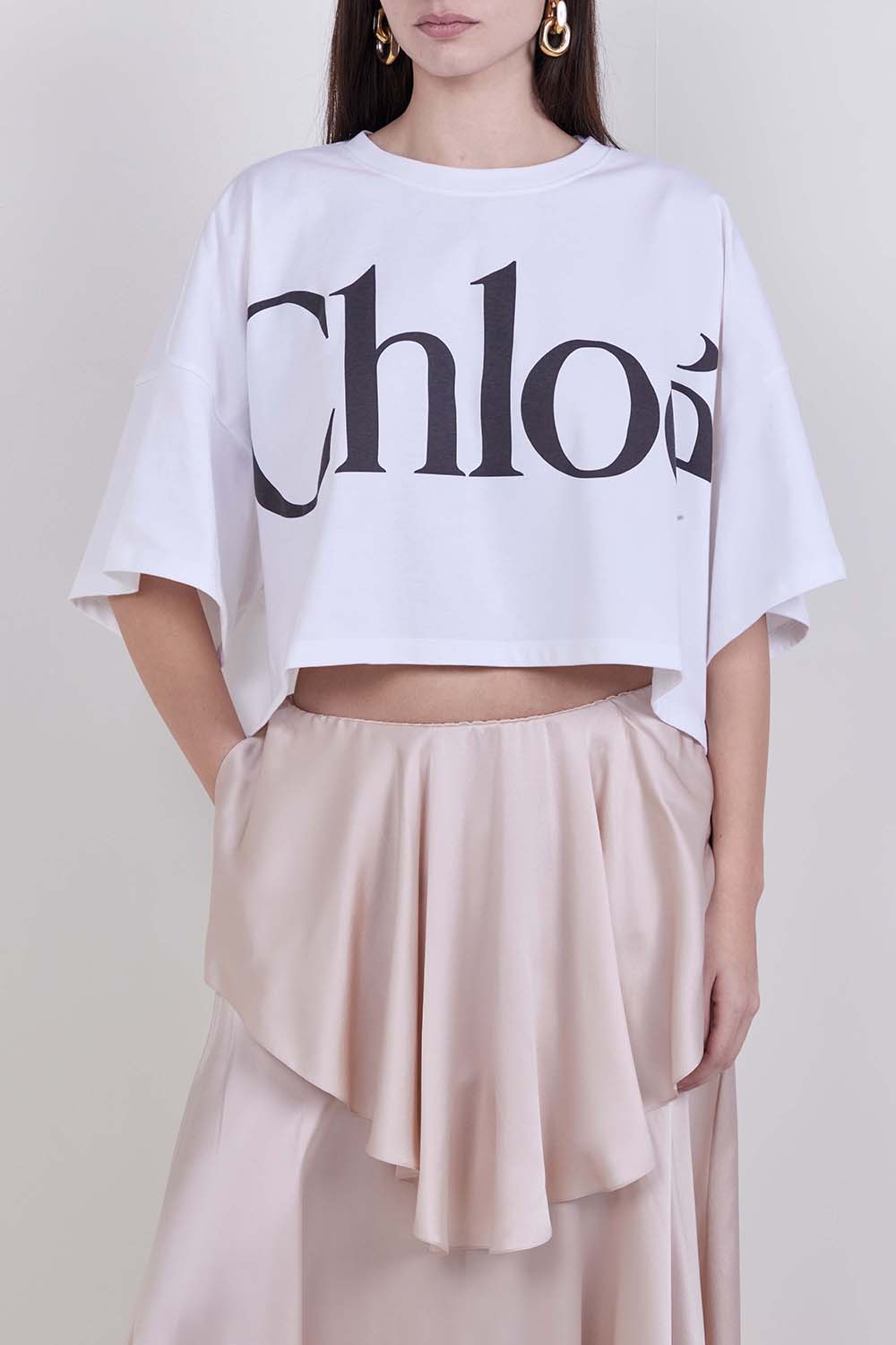 תמונת דוגמן קידמית של חולצת טי בגזרה מרובעת