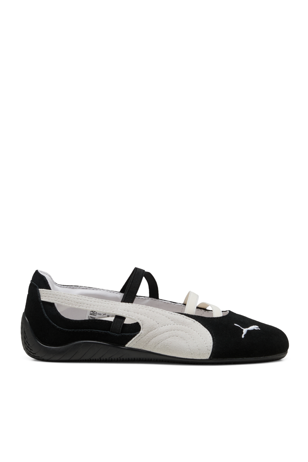 תמונה קידמית של נעלי סניקרס