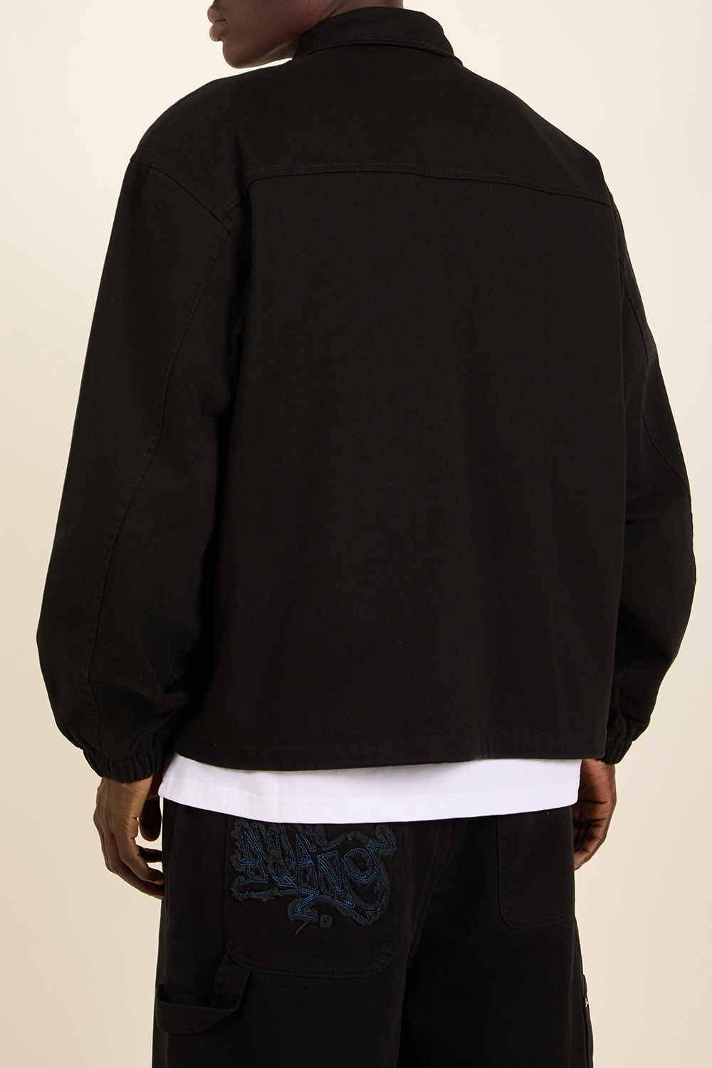 תמונת תקריב דוגמן של ז'קט