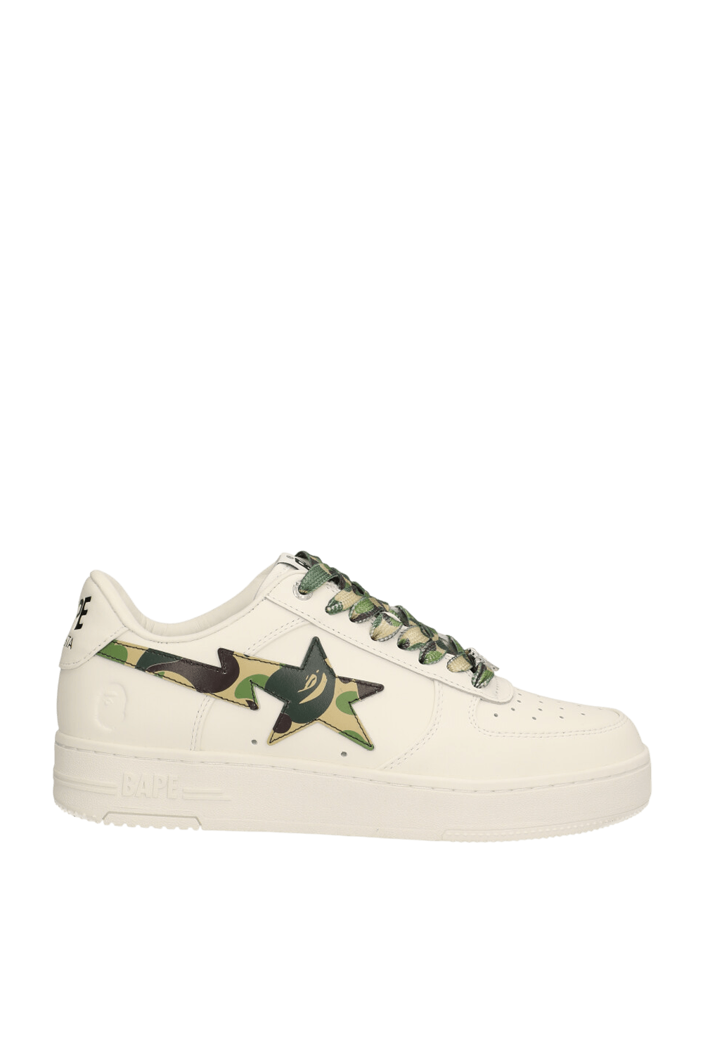 תמונה קידמית של נעלי סניקרס