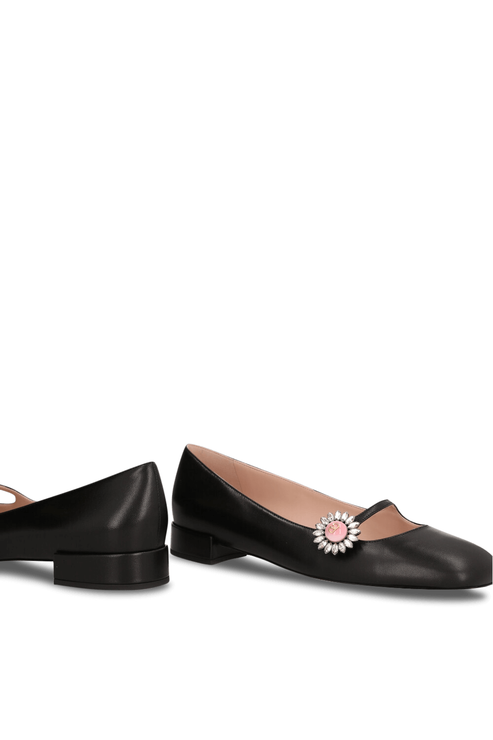 תמונת תקריב של נעלי מרי ג'יין