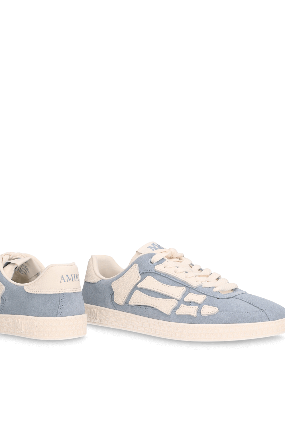 תמונת תקריב של סניקרס