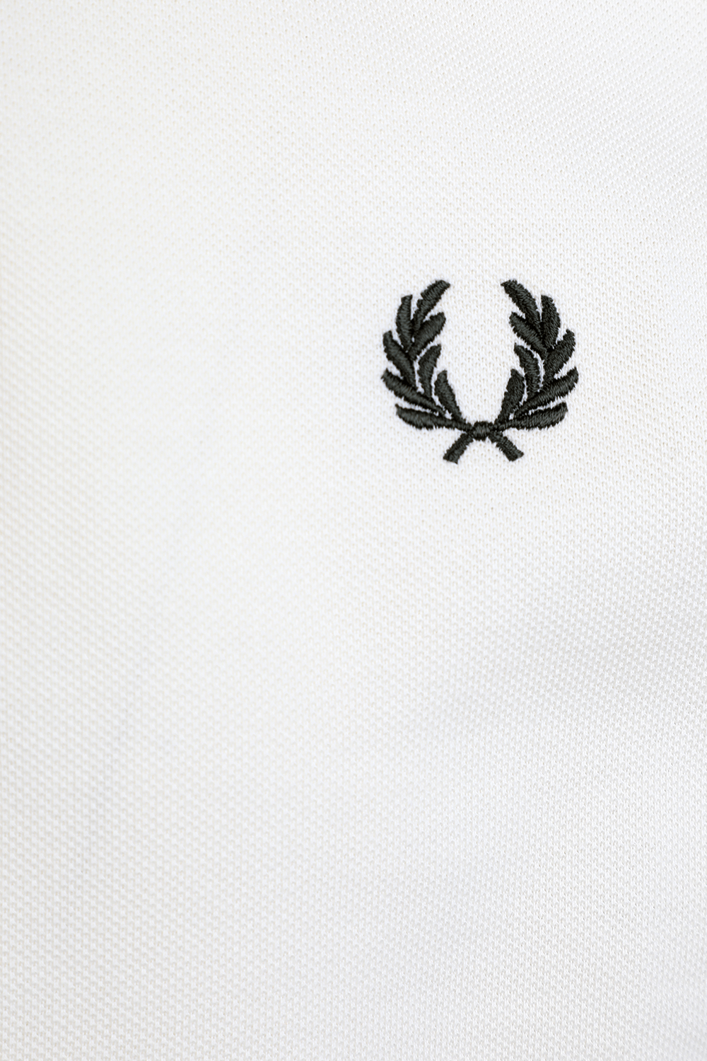 תמונה אחורית של Classic Polo Shirt in White