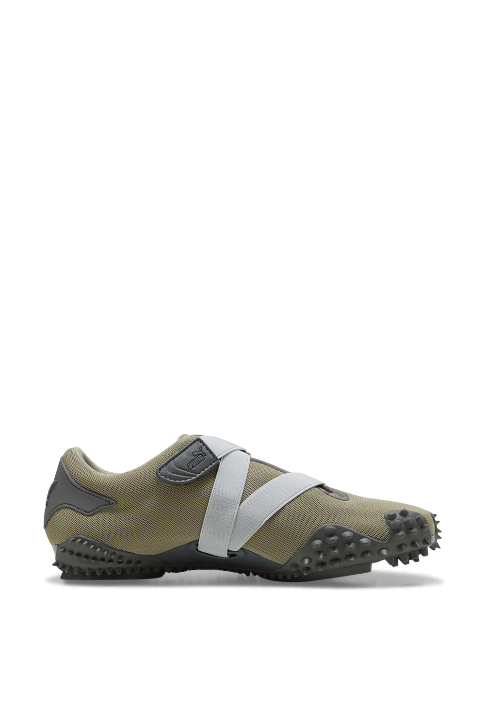 תמונה קידמית של נעלי סניקרס מוסטרו