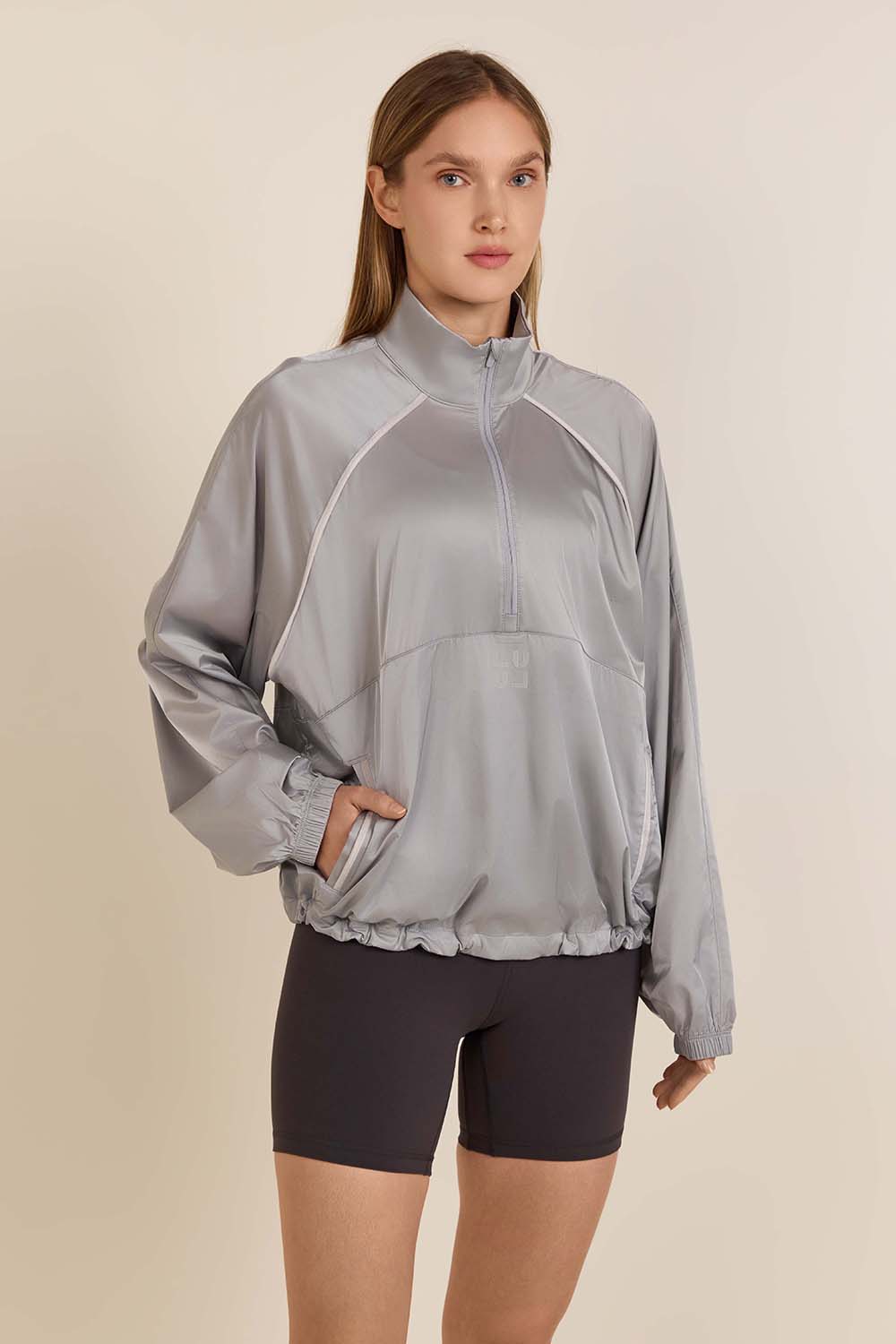 תמונת דוגמן קידמית של Stretch-Satin Flocked Training Jacket