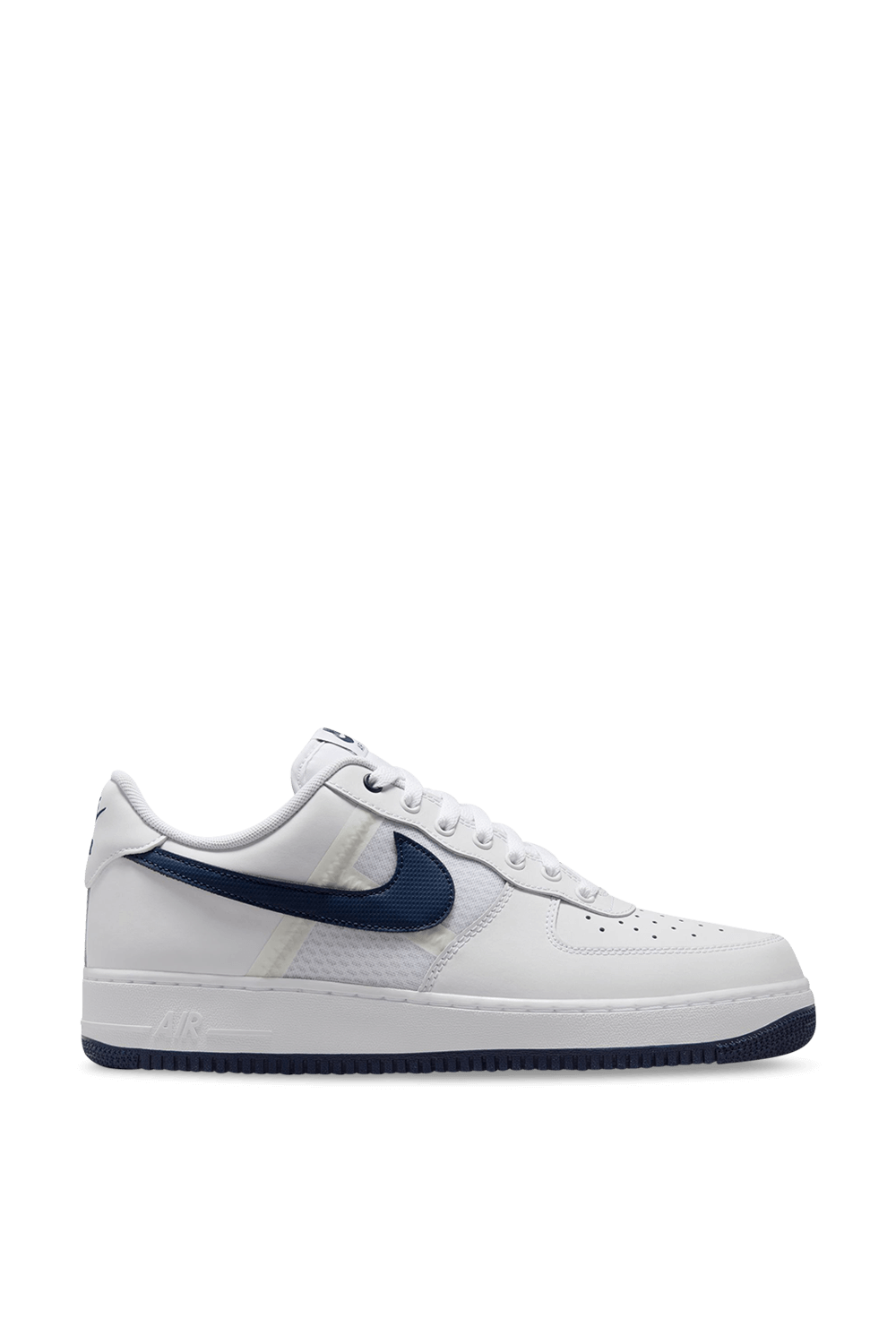 תמונה קידמית של נעלי סניקרס אייר פורס 1