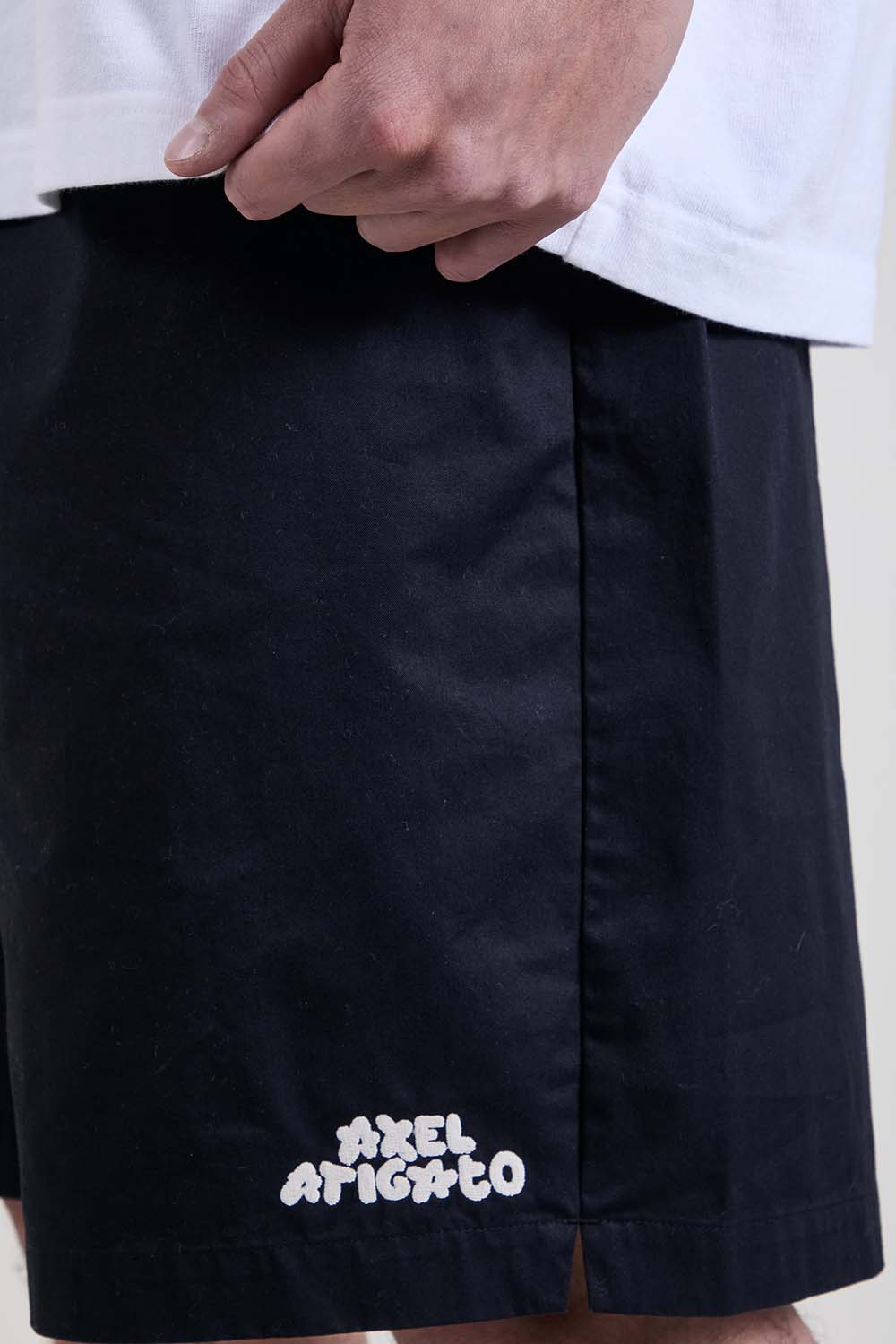 תמונת תקריב דוגמן של מכנסיים קצרים