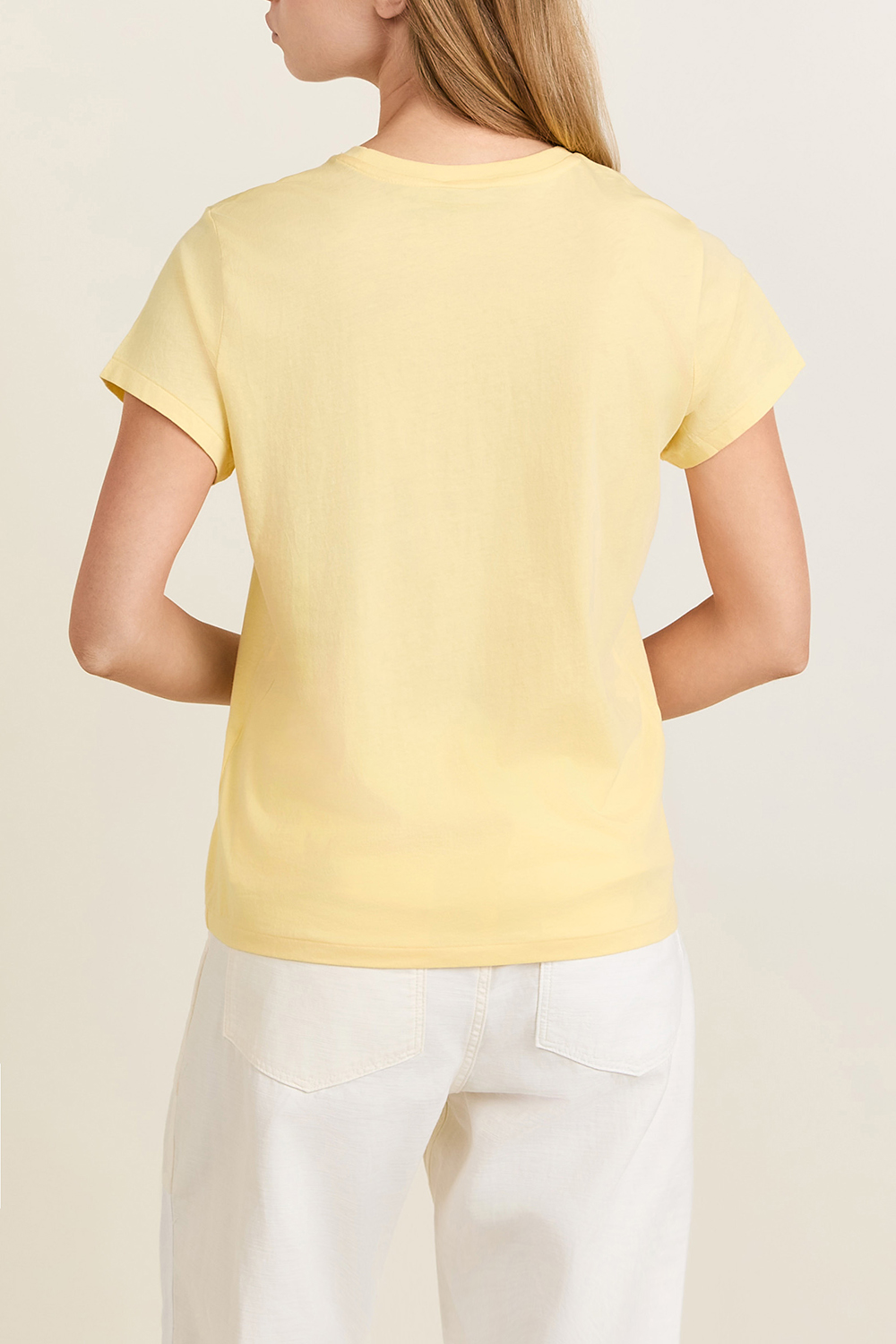 תמונת דוגמן אחורית של חולצת טי