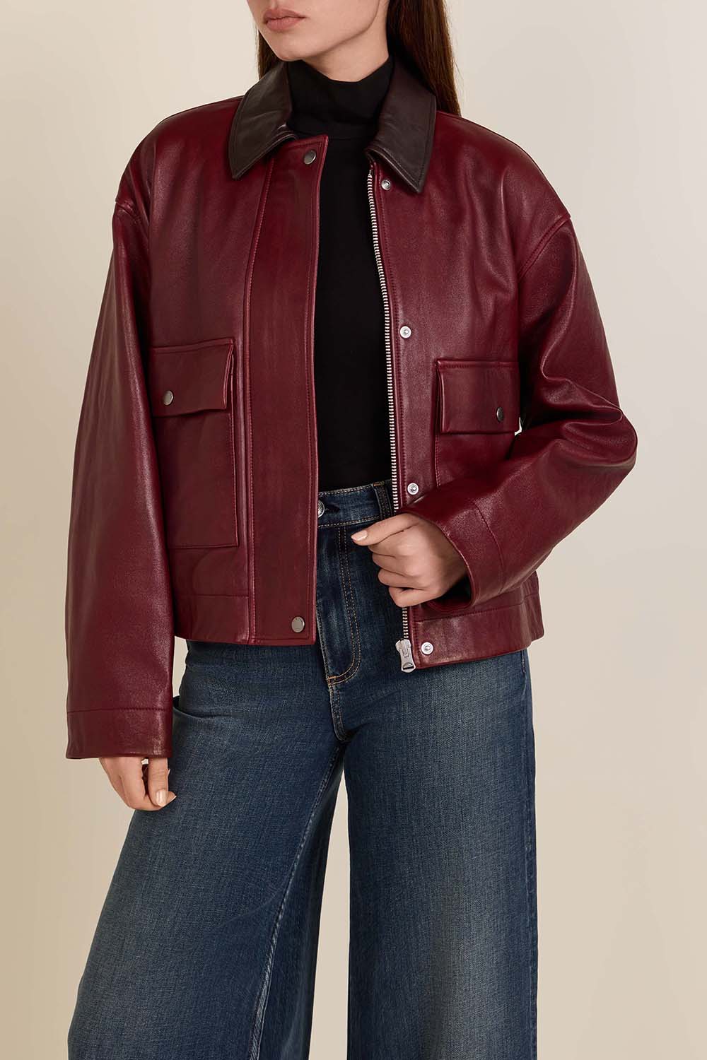 תמונת דוגמן קידמית של ז'קט עור