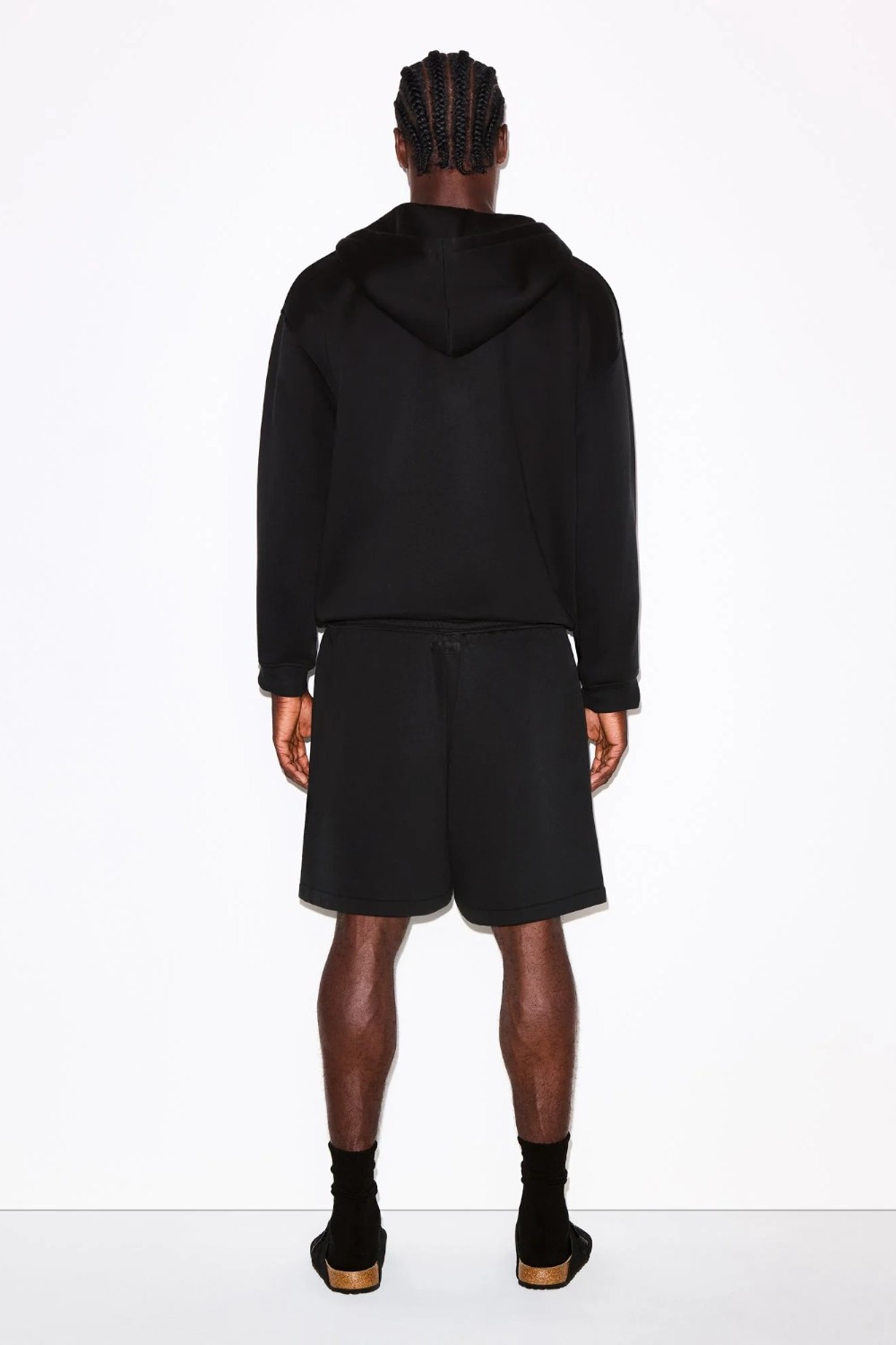 תמונת דוגמן אחורית של RELAXED ZIP UP HOODIE