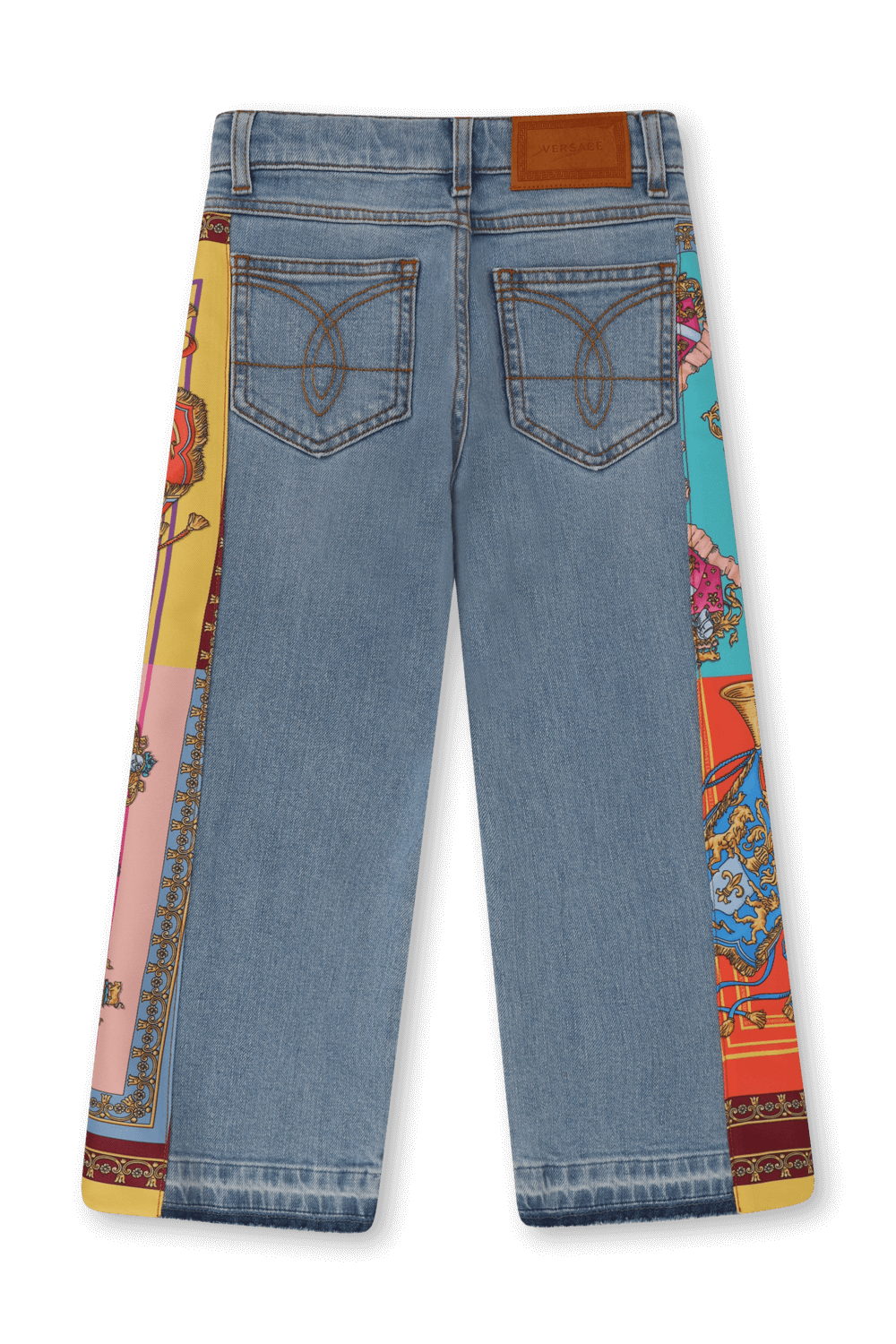 תמונה אחורית של גילאי 4-6 מכנסי ג'ינס מתרחבים עם פאץ' וינטג' צבעוני