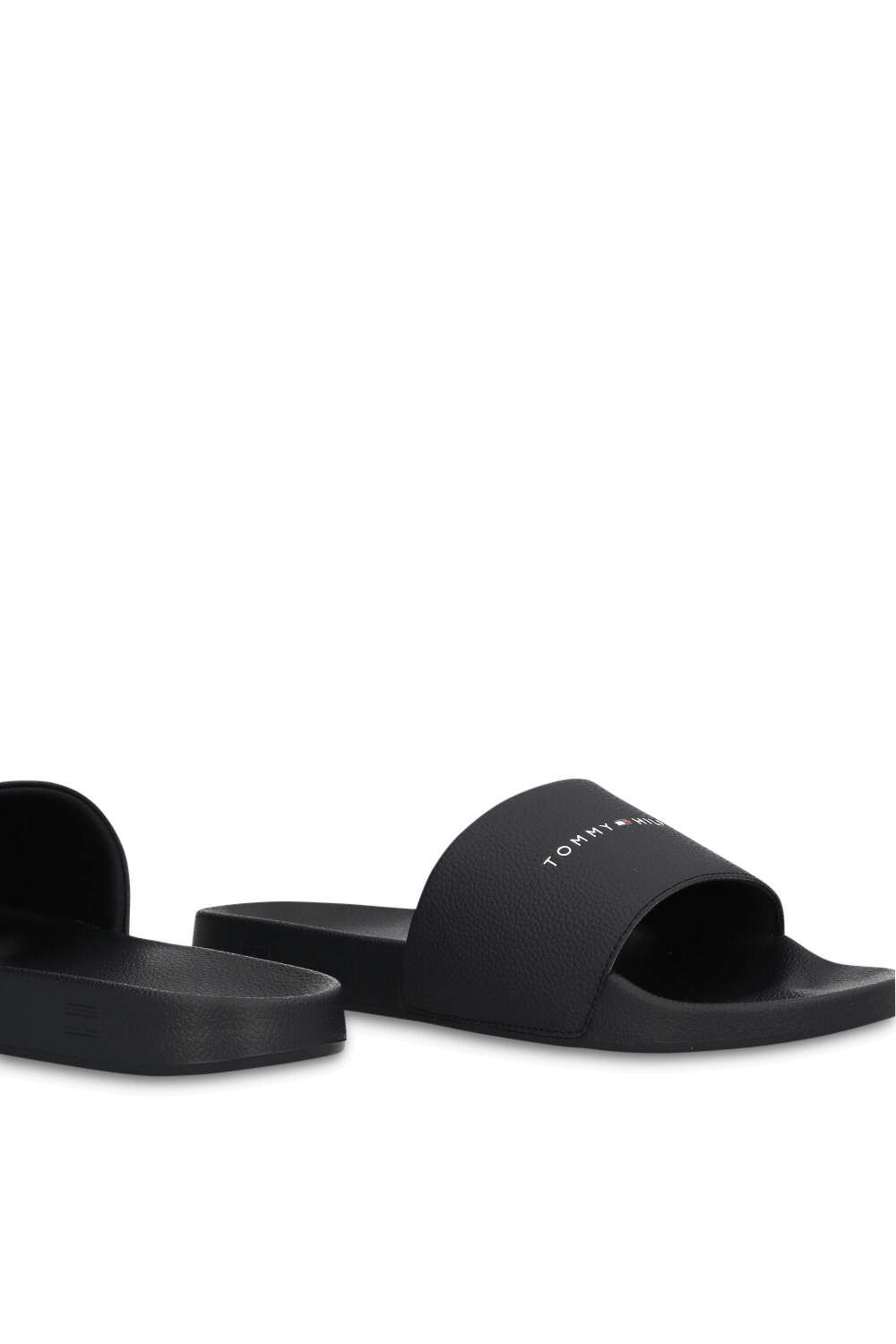 תמונת תקריב של כפכפי סליידס