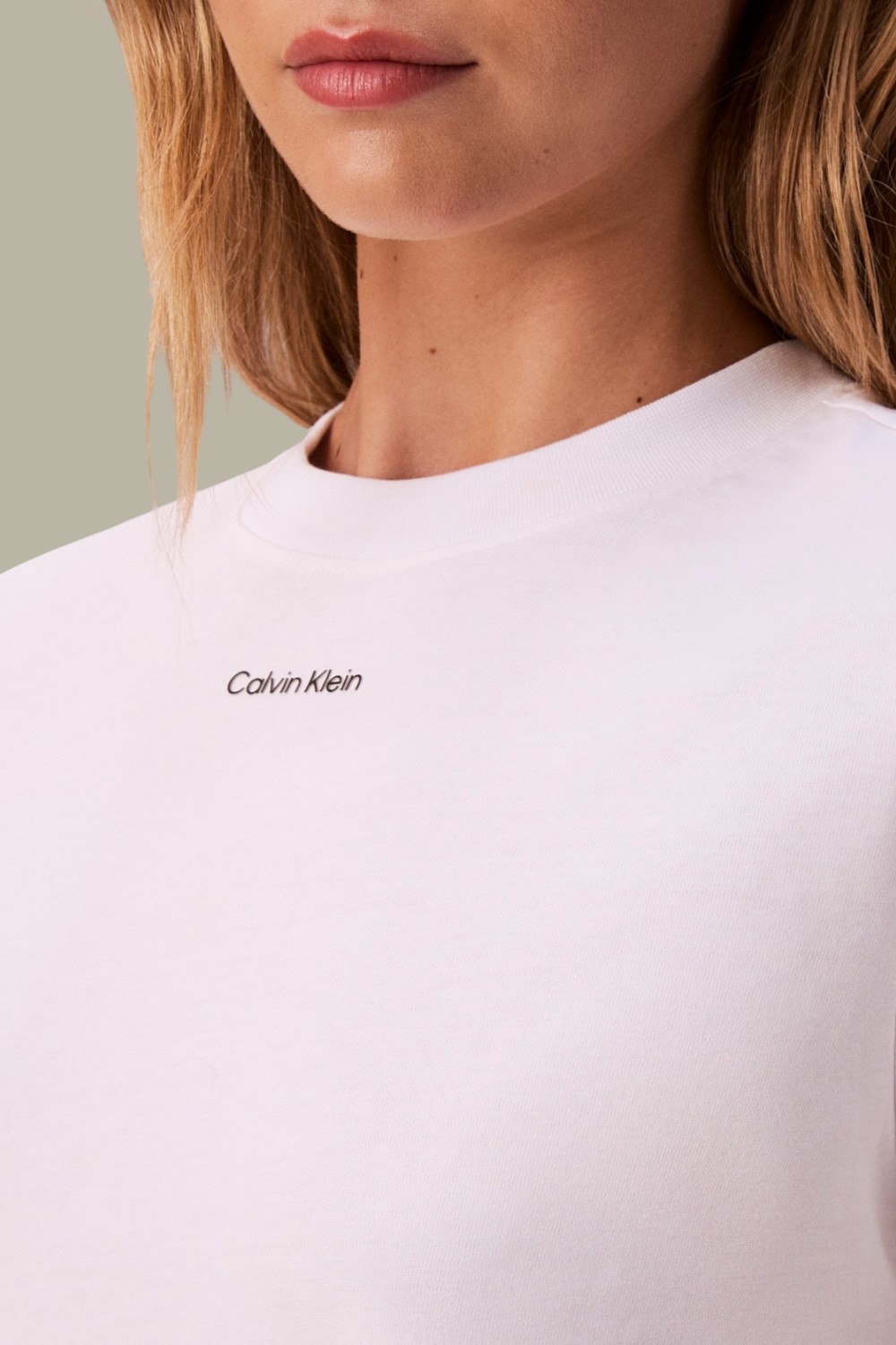 תמונת תקריב דוגמן של חולצת טי