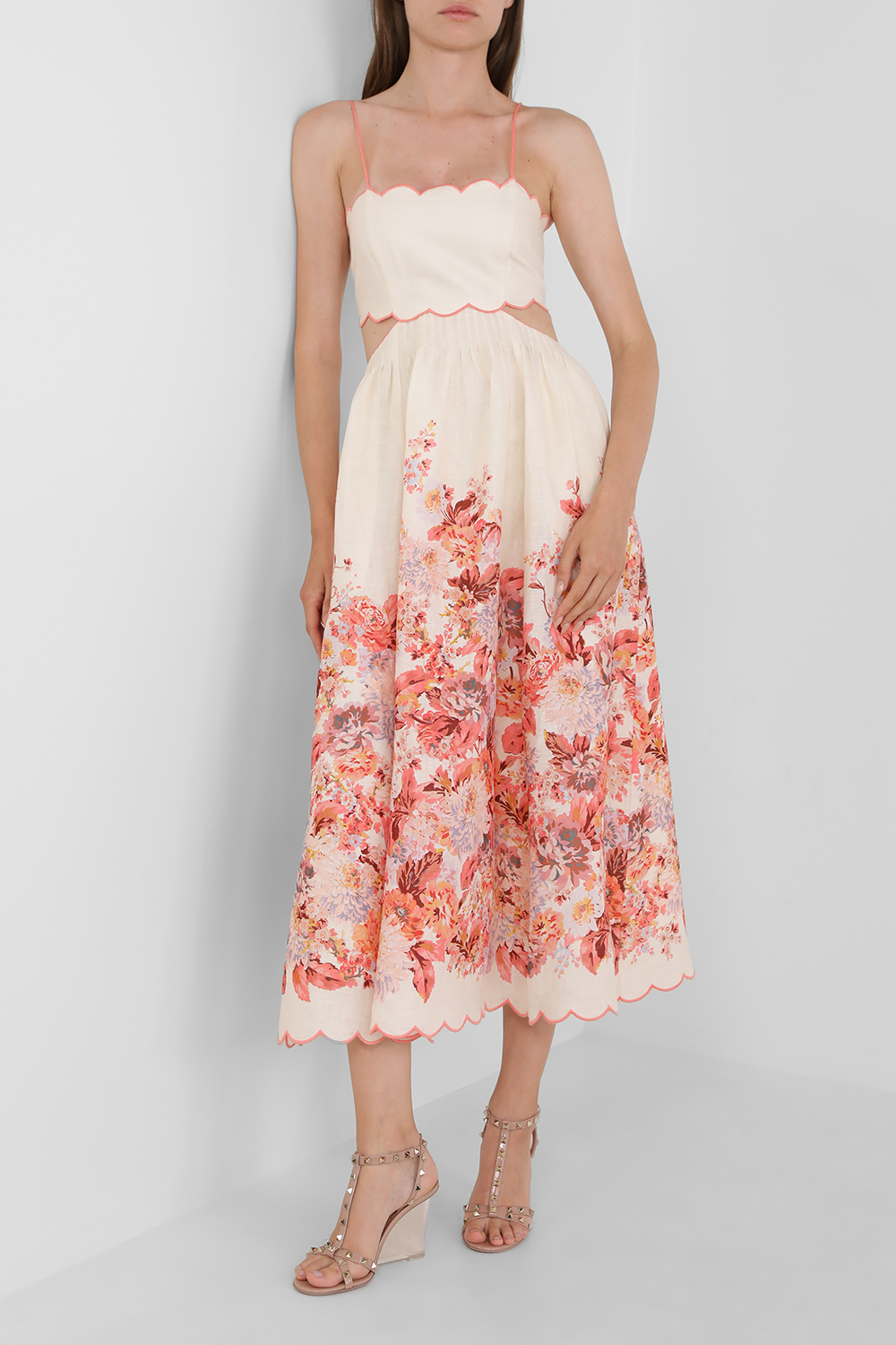 תמונת דוגמן קידמית של שמלת מידי דבי