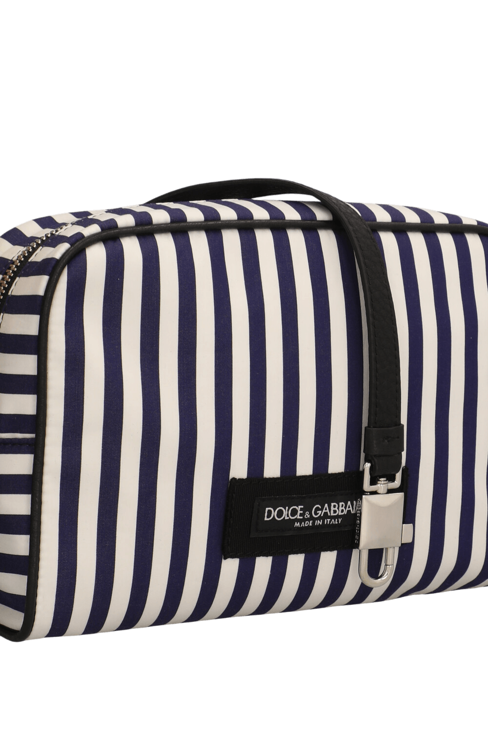 תמונת תקריב של תיק קלאץ' פסים