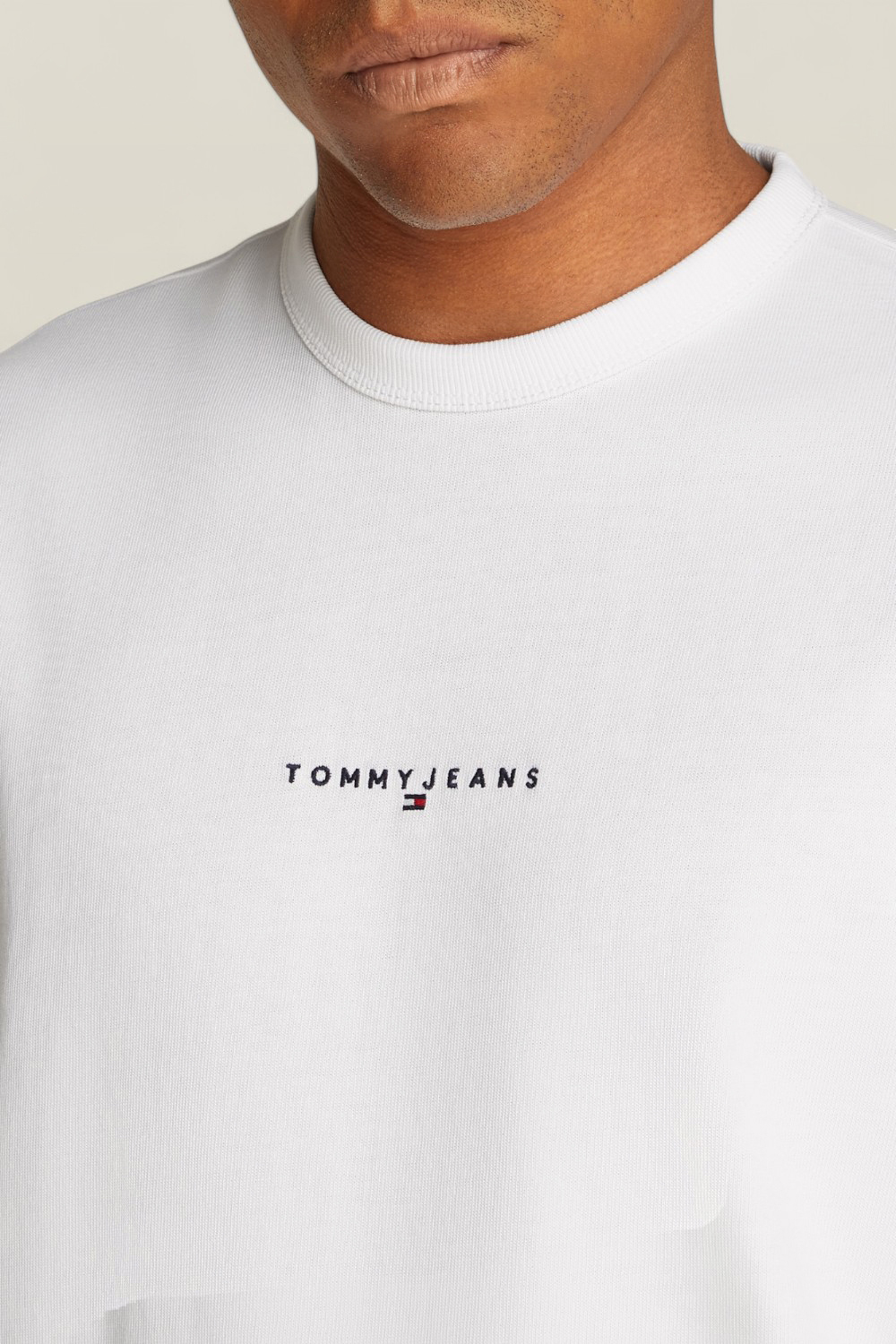 תמונת תקריב דוגמן של חולצת טי