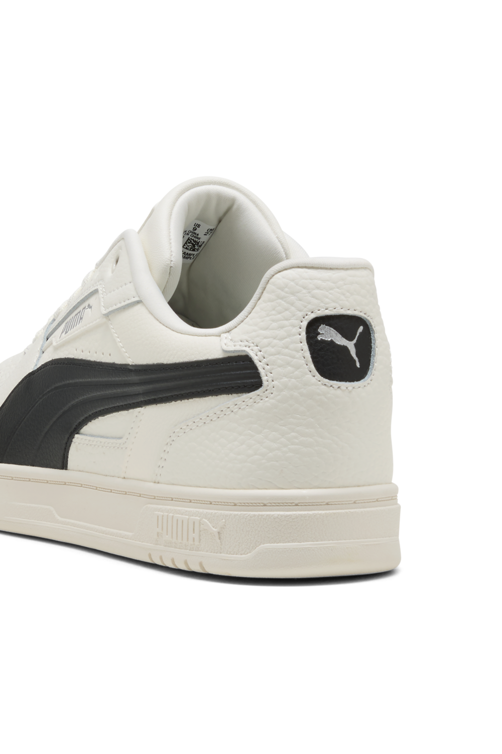 תמונת פנים של נעלי סניקרס