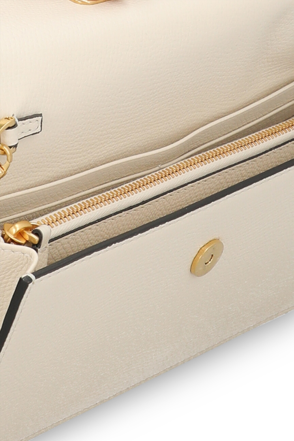 תמונת פנים של תיק קרוסבודי עם לוגו