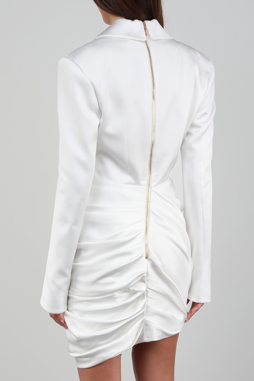 תמונת דוגמן אחורית של שמלת מיני בלייזר לבנה