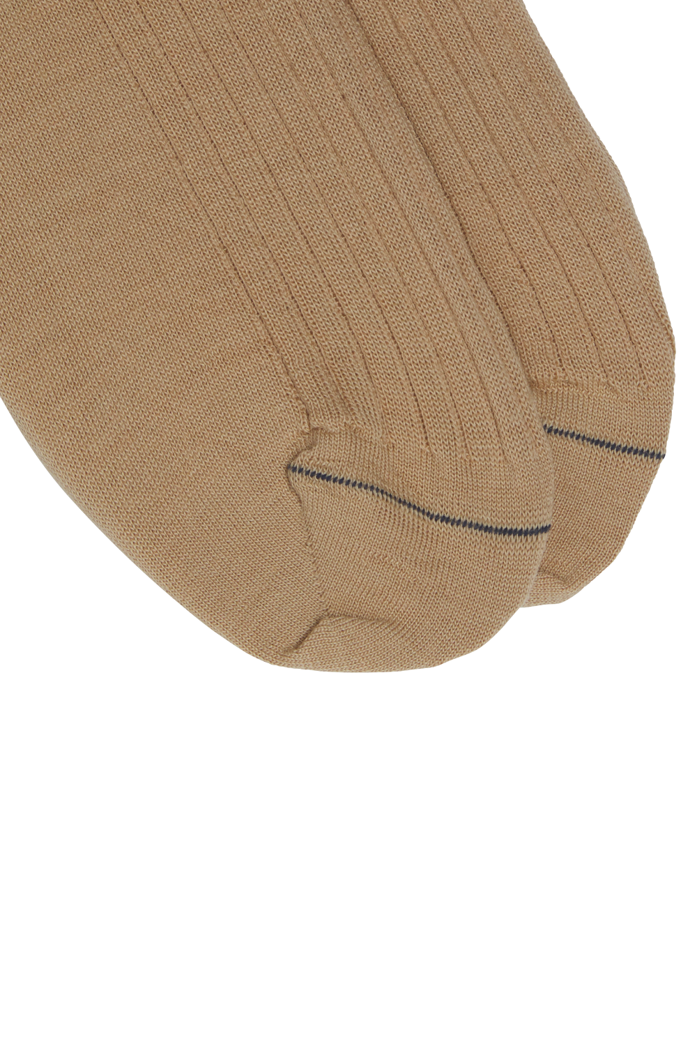 תמונת תקריב של גרביים אדידס X קלוט