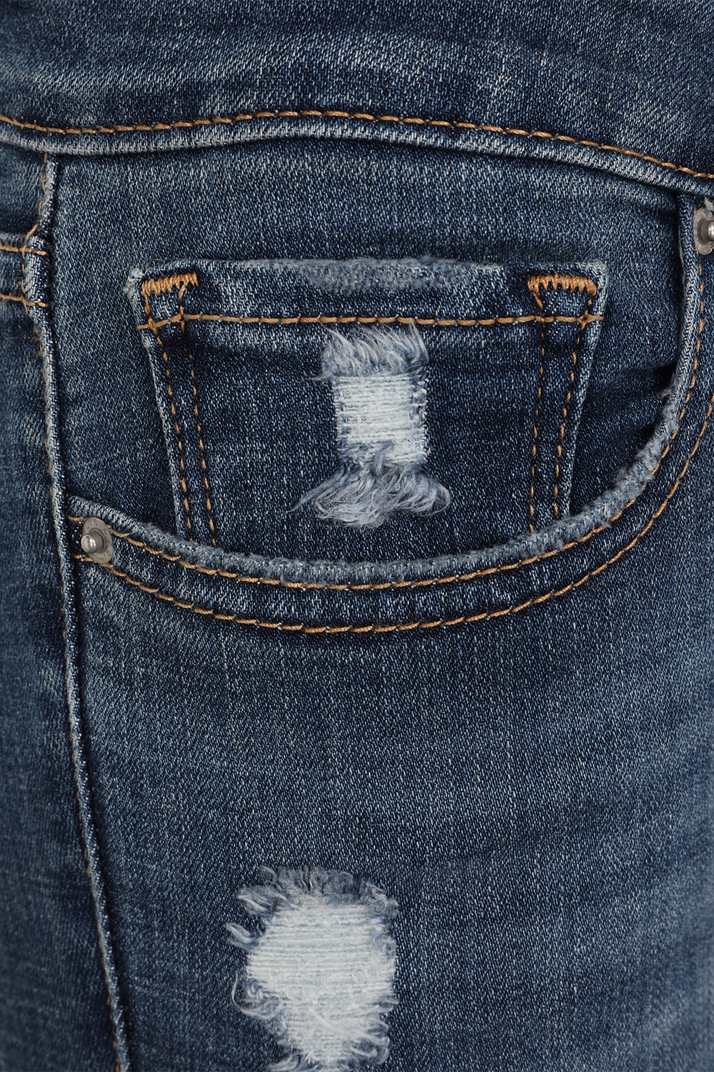 תמונה אחורית של מכנסי סקיני ג'ינס 711