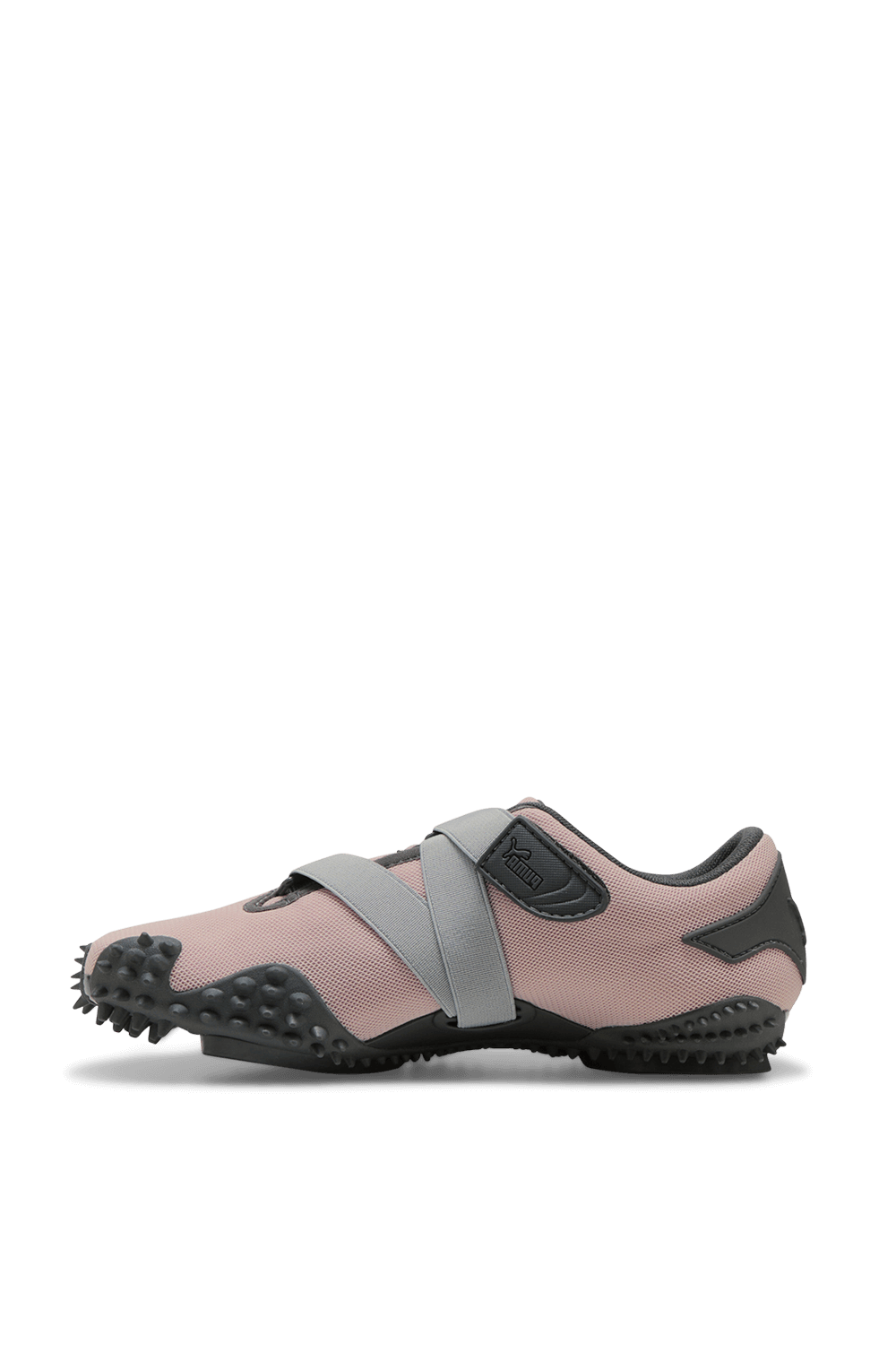 תמונה אחורית של נעלי סניקרס מוסטרו