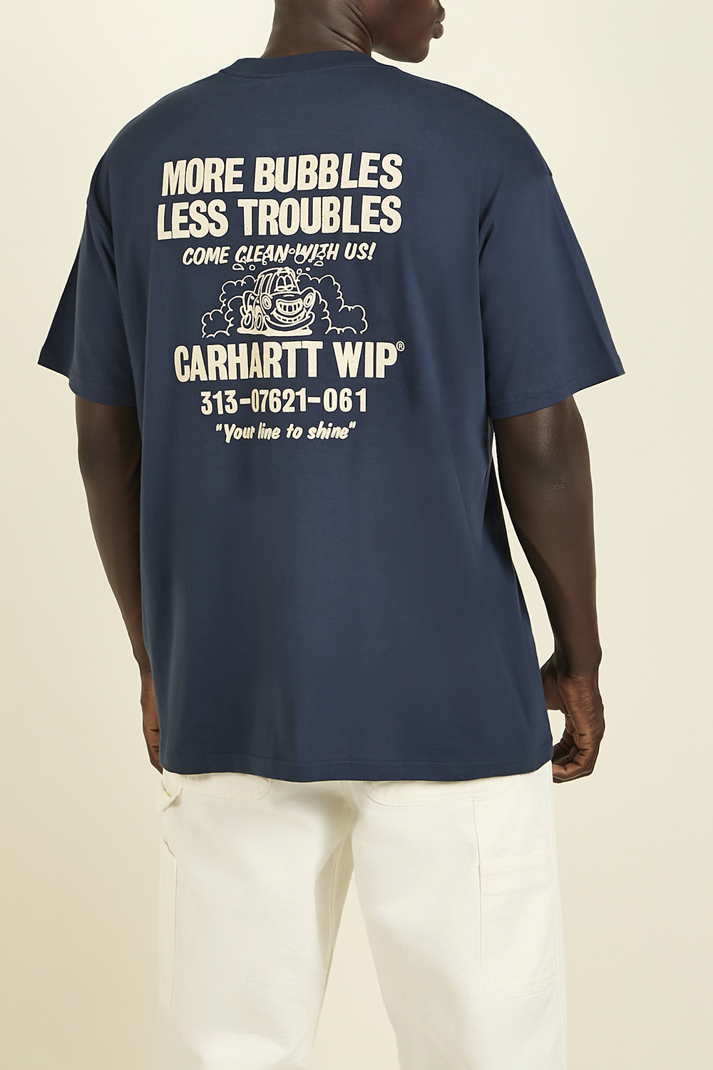 תמונת תקריב דוגמן של חולצת טי