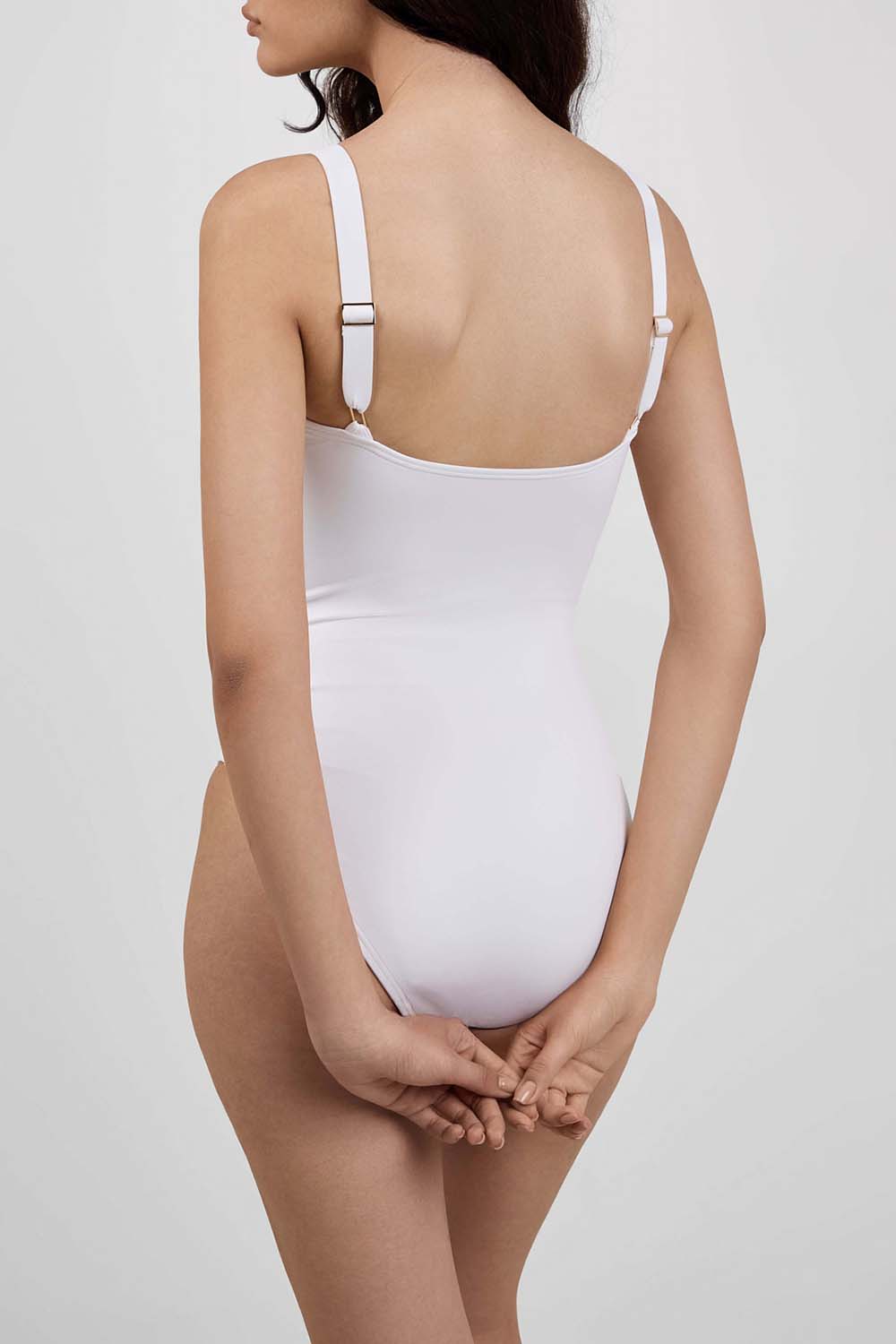 תמונת דוגמן אחורית של בגד ים שלם