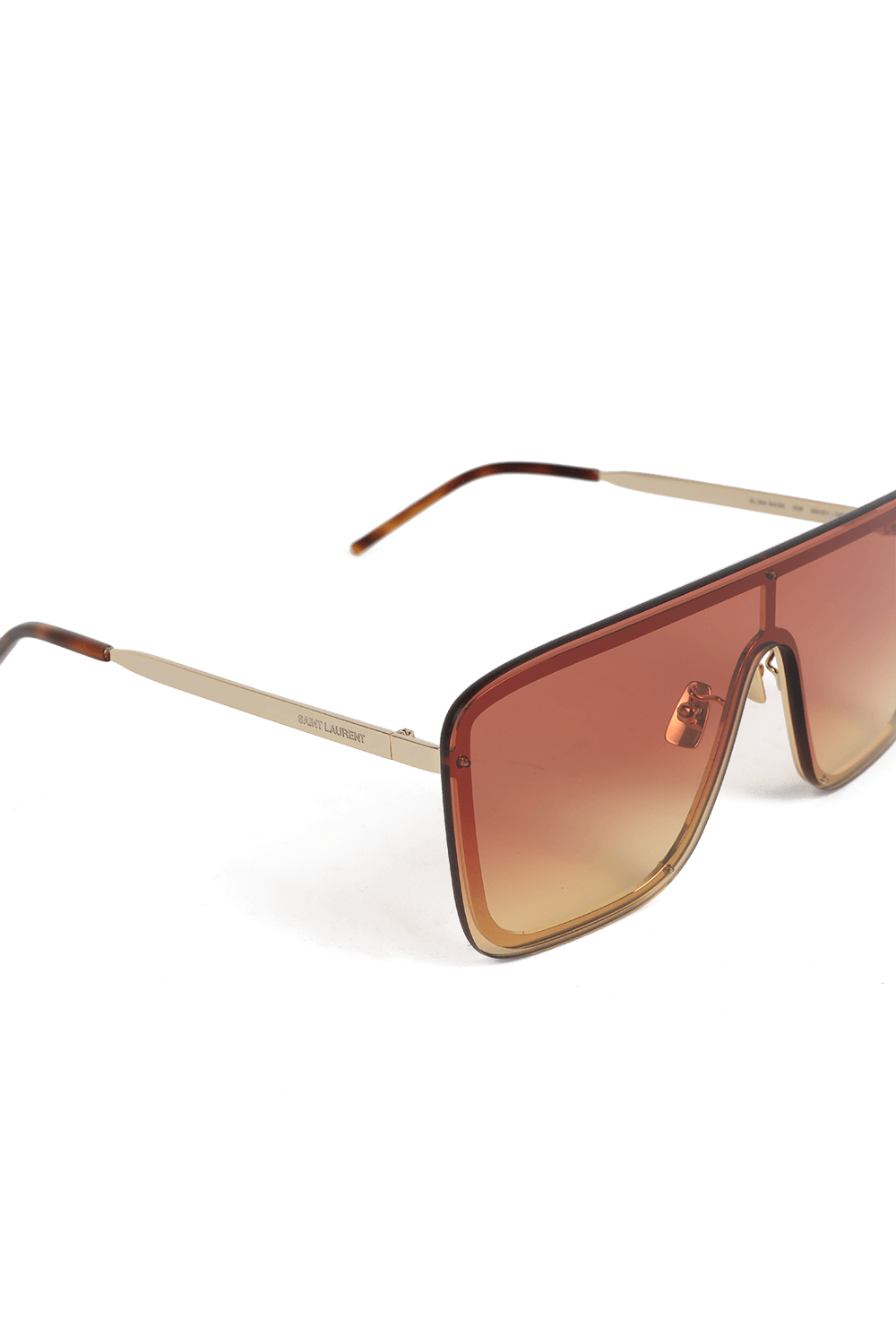 תמונת תקריב של Shield Sunglasses in Gold