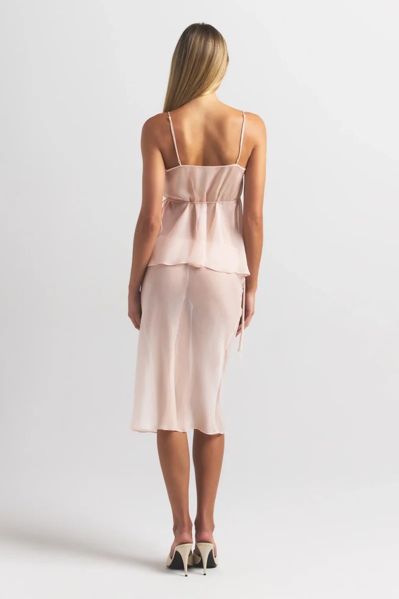 תמונת דוגמן אחורית של WRAP CAMI TOP