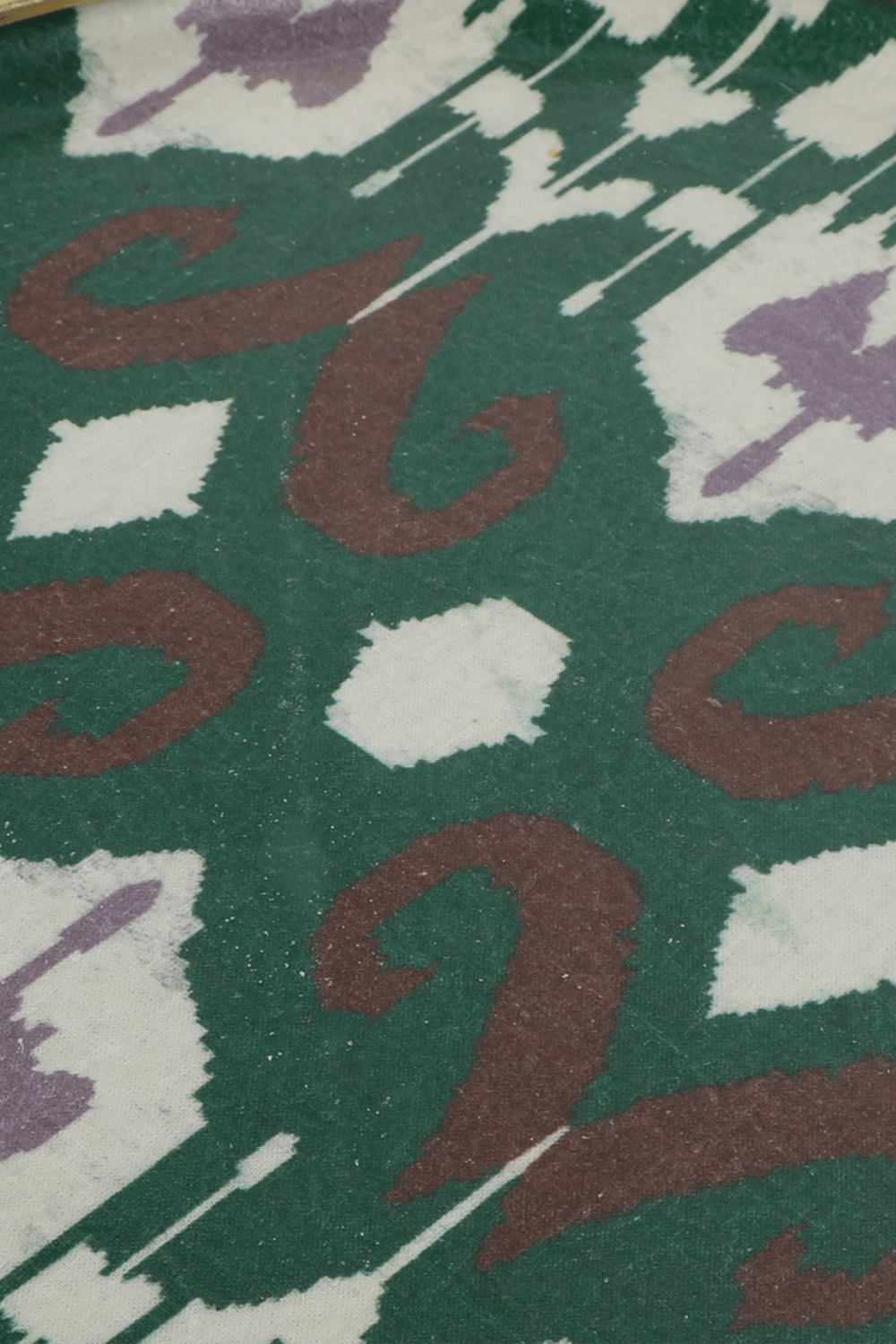 תמונת פנים של מגש פייברגלאס עגול עם הדפס גראפי ירוק