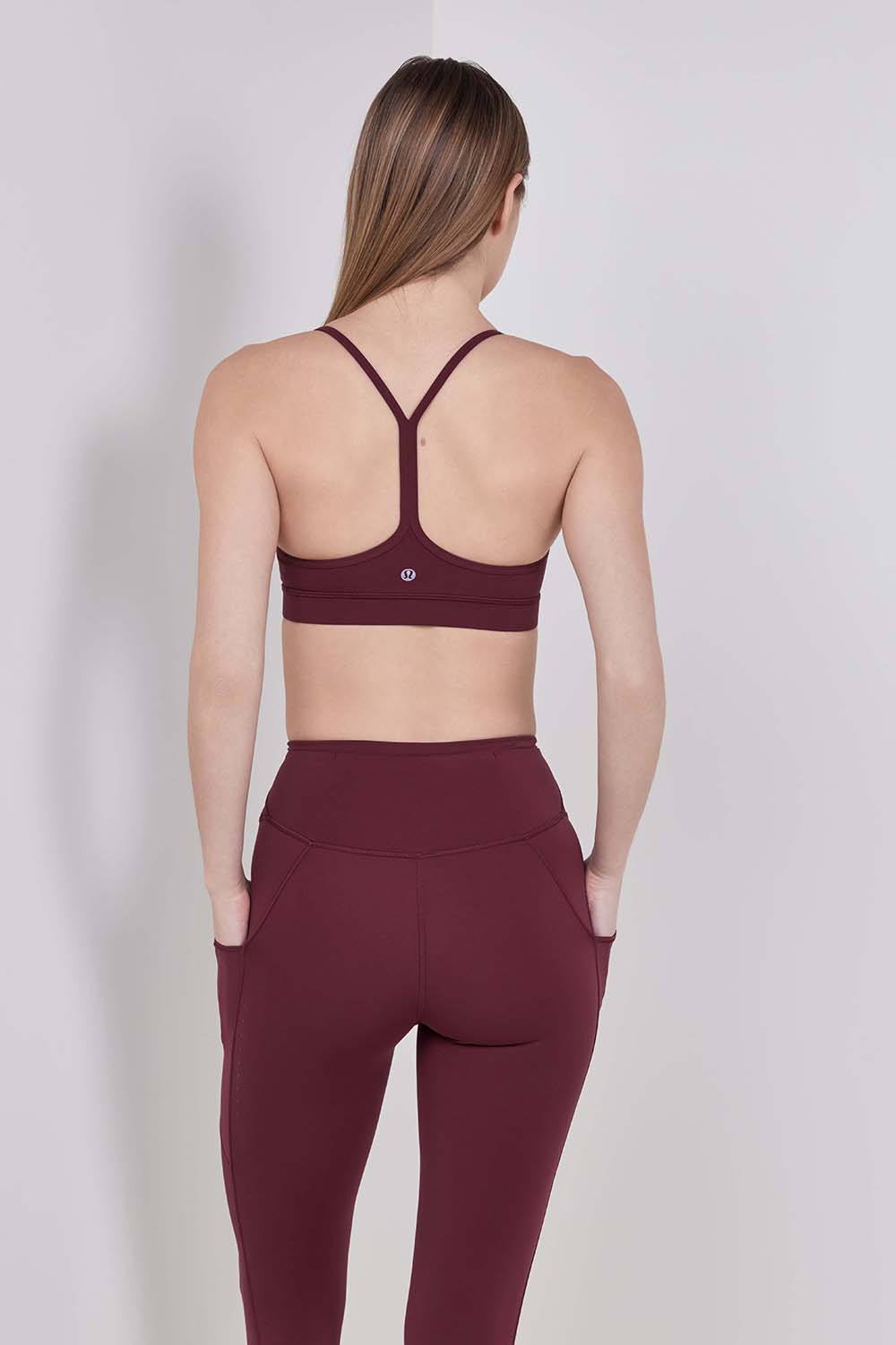 תמונת דוגמן אחורית של Flow Y Nulu bra