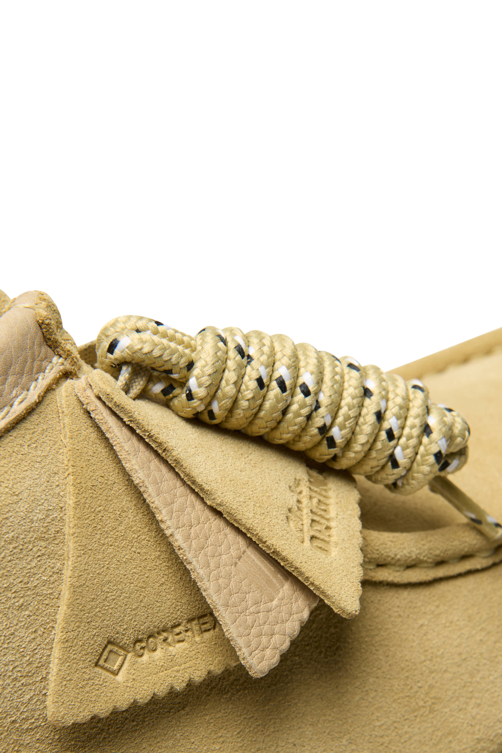 תמונת פנים של נעלי מוקסינים דזרט