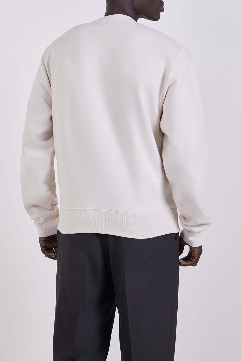 תמונת דוגמן אחורית של סווטשירט כותנה